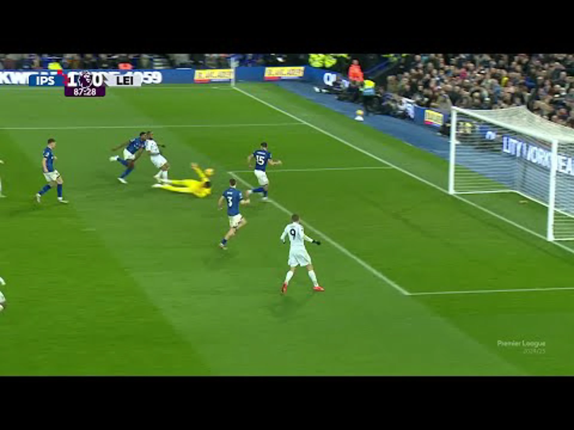 Cameron Burgess | 87ᵗʰ Minute Spectacular Defensive Act v Leicester City