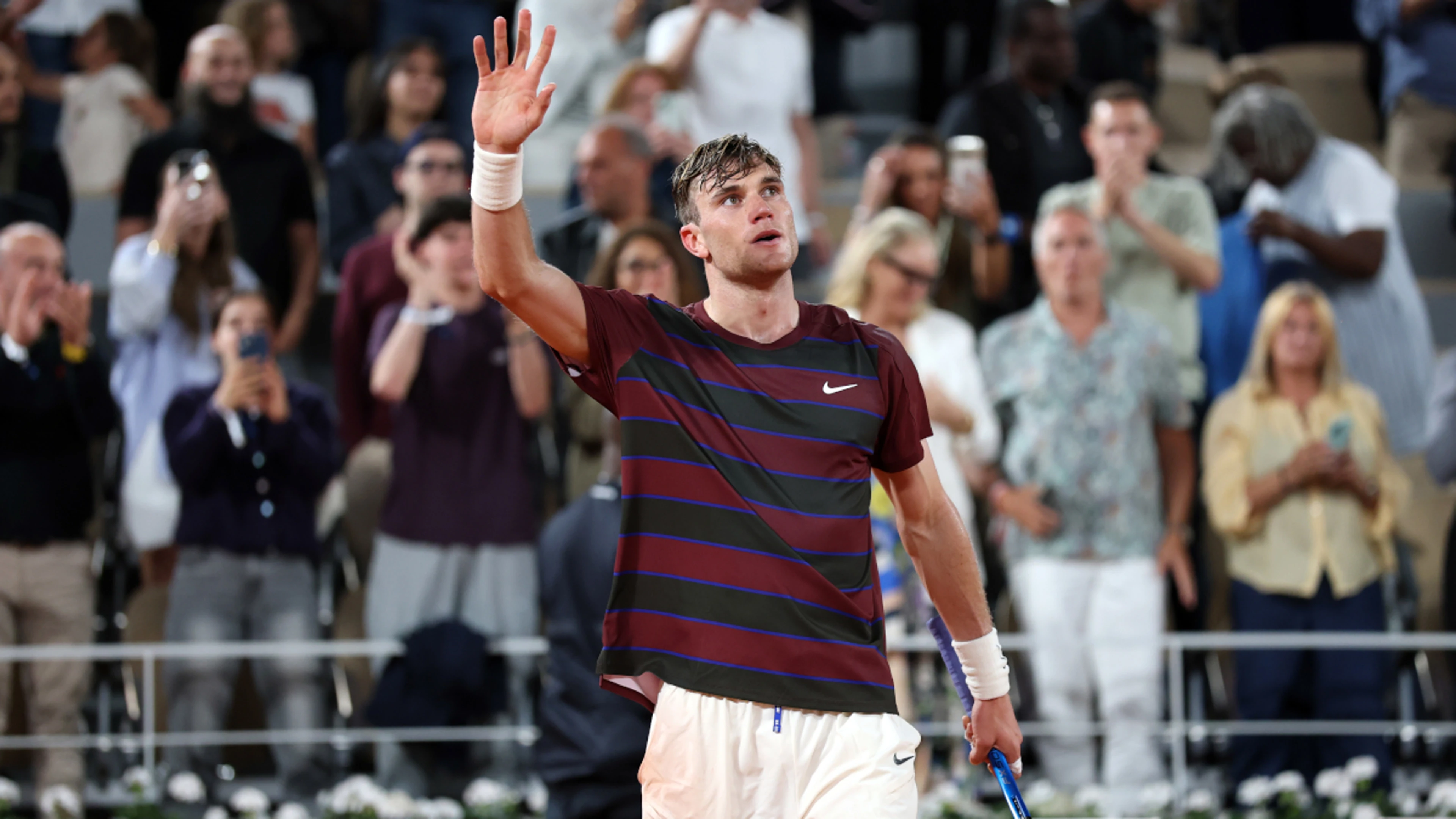 Draper stops home favourite Monfils in late-night stunner