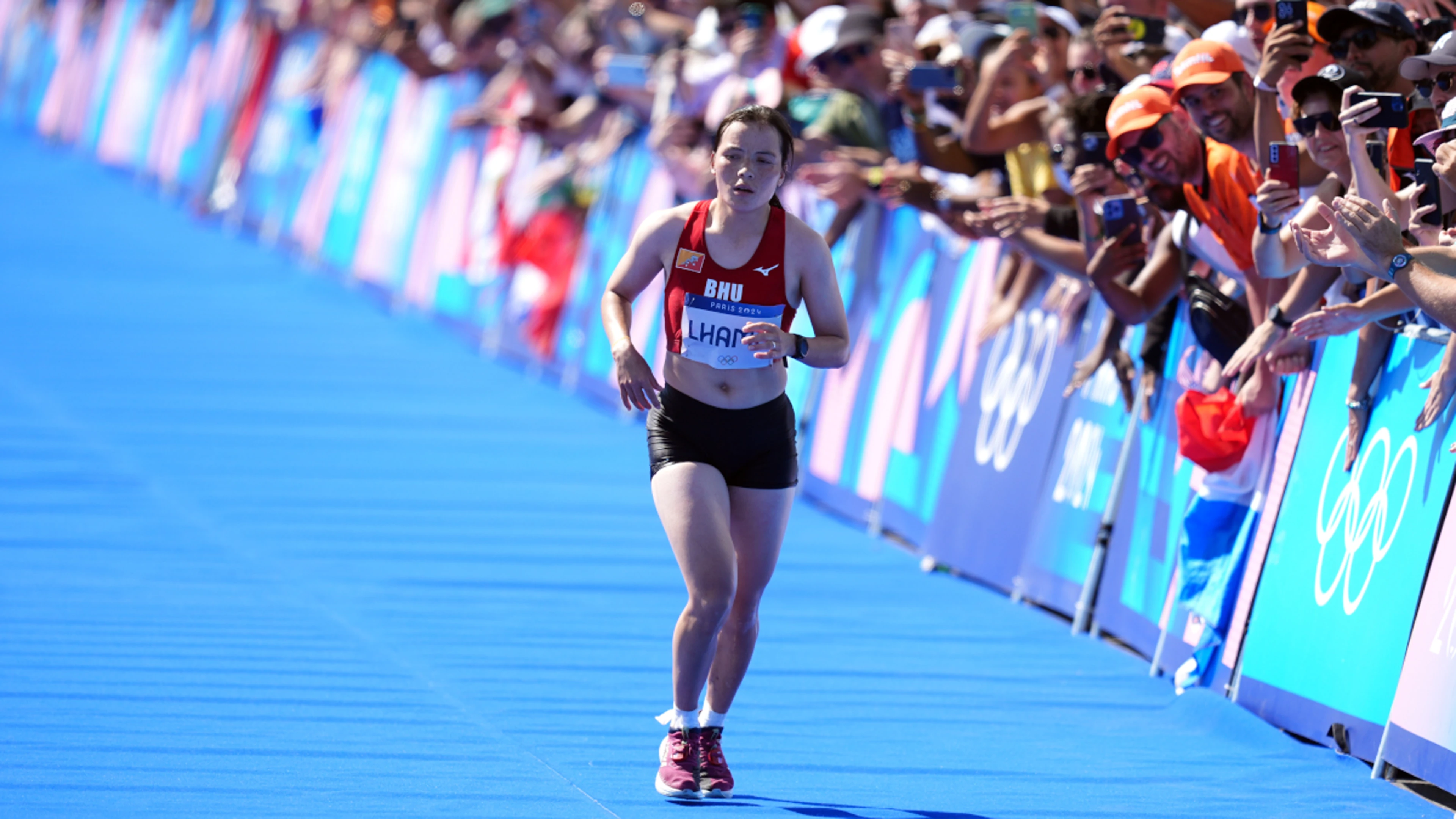 Bhutan's marathon runner gets standing ovation for last-place finish