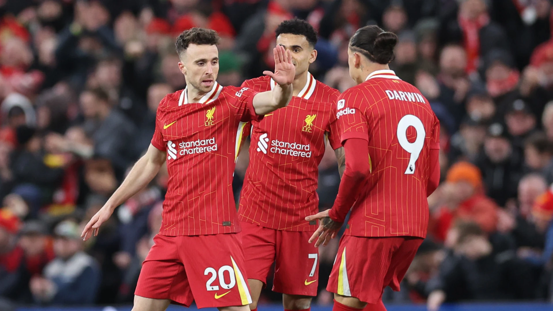 Jota salvages point for 10-man Liverpool against Fulham