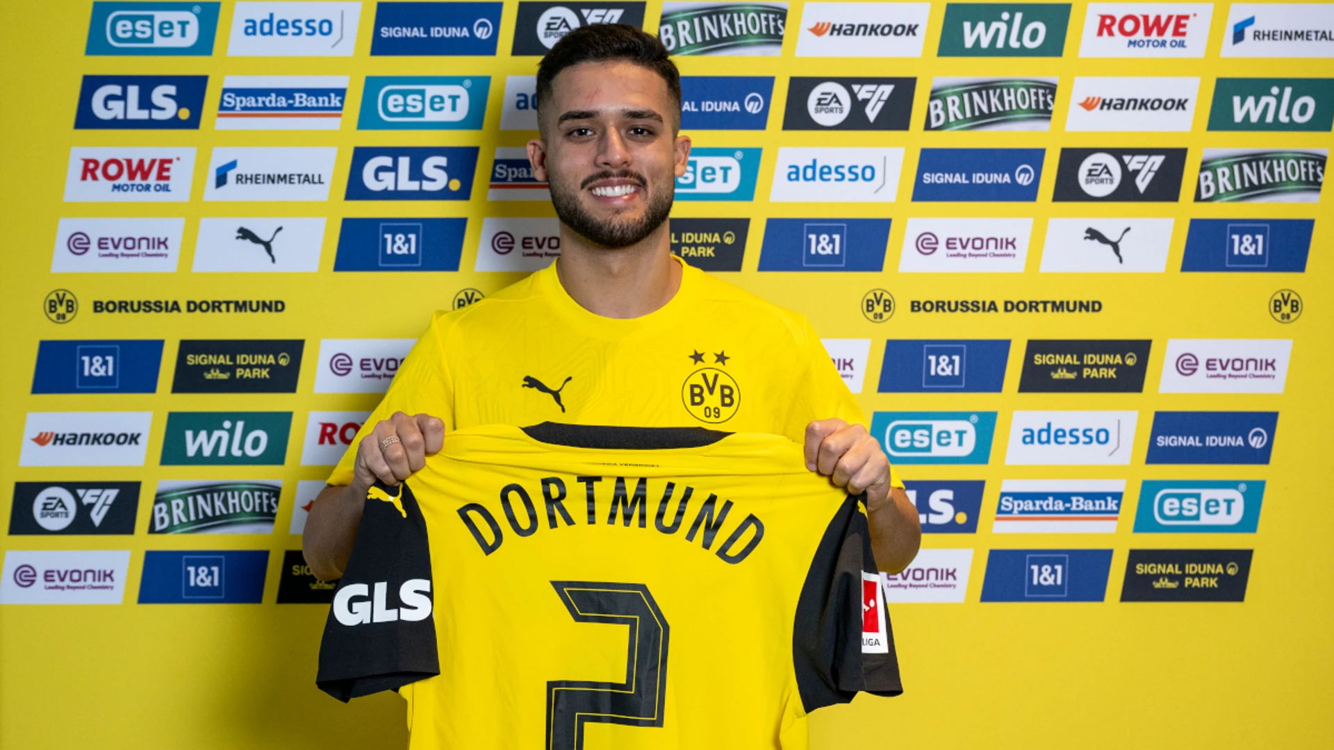 Dortmund sign Brazil defender Couto on loan from Man City