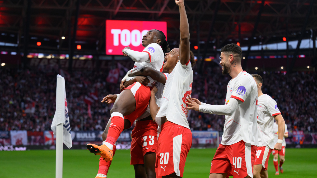 Diomande dazzles as Leipzig go two points behind Bayern