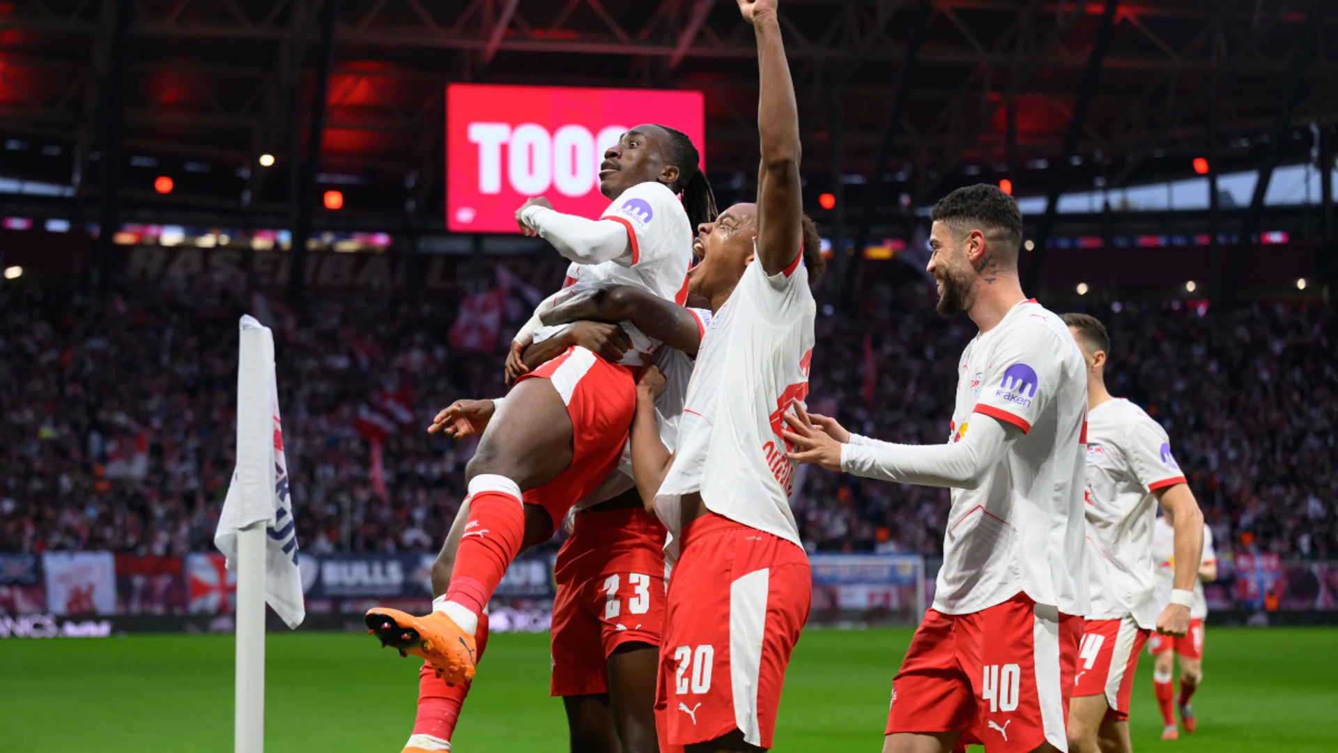 Diomande dazzles as Leipzig go two points behind Bayern