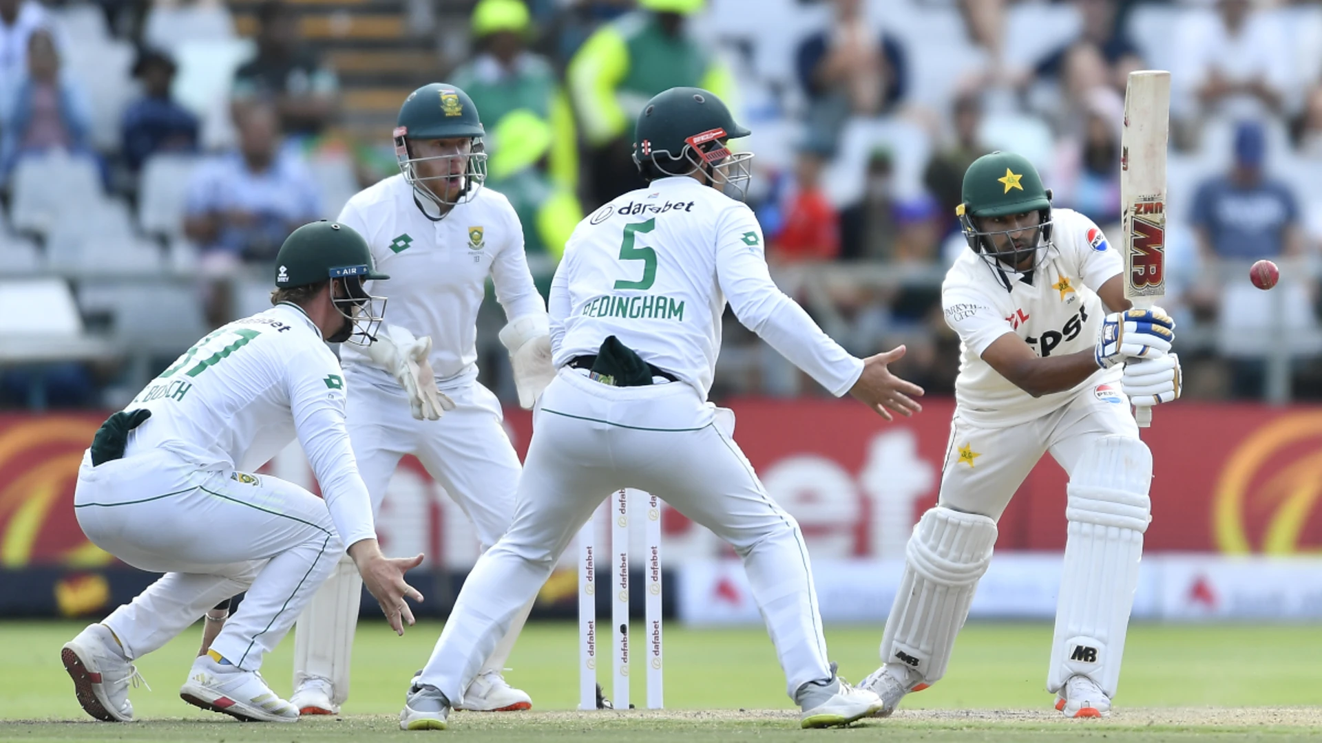 DAY 4: Pakistan resume defiant rearguard