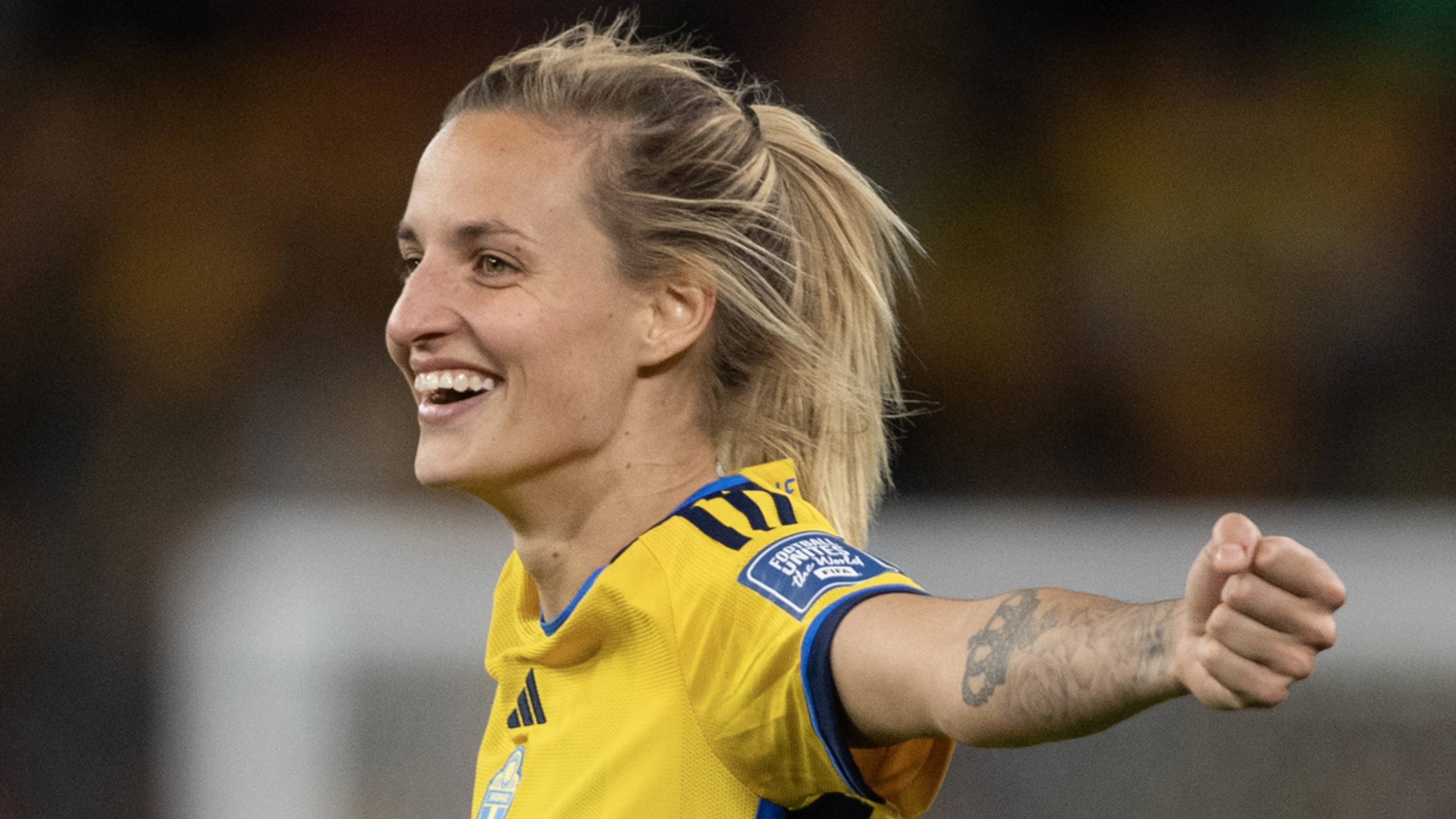 Sweden pip Spain to the summit