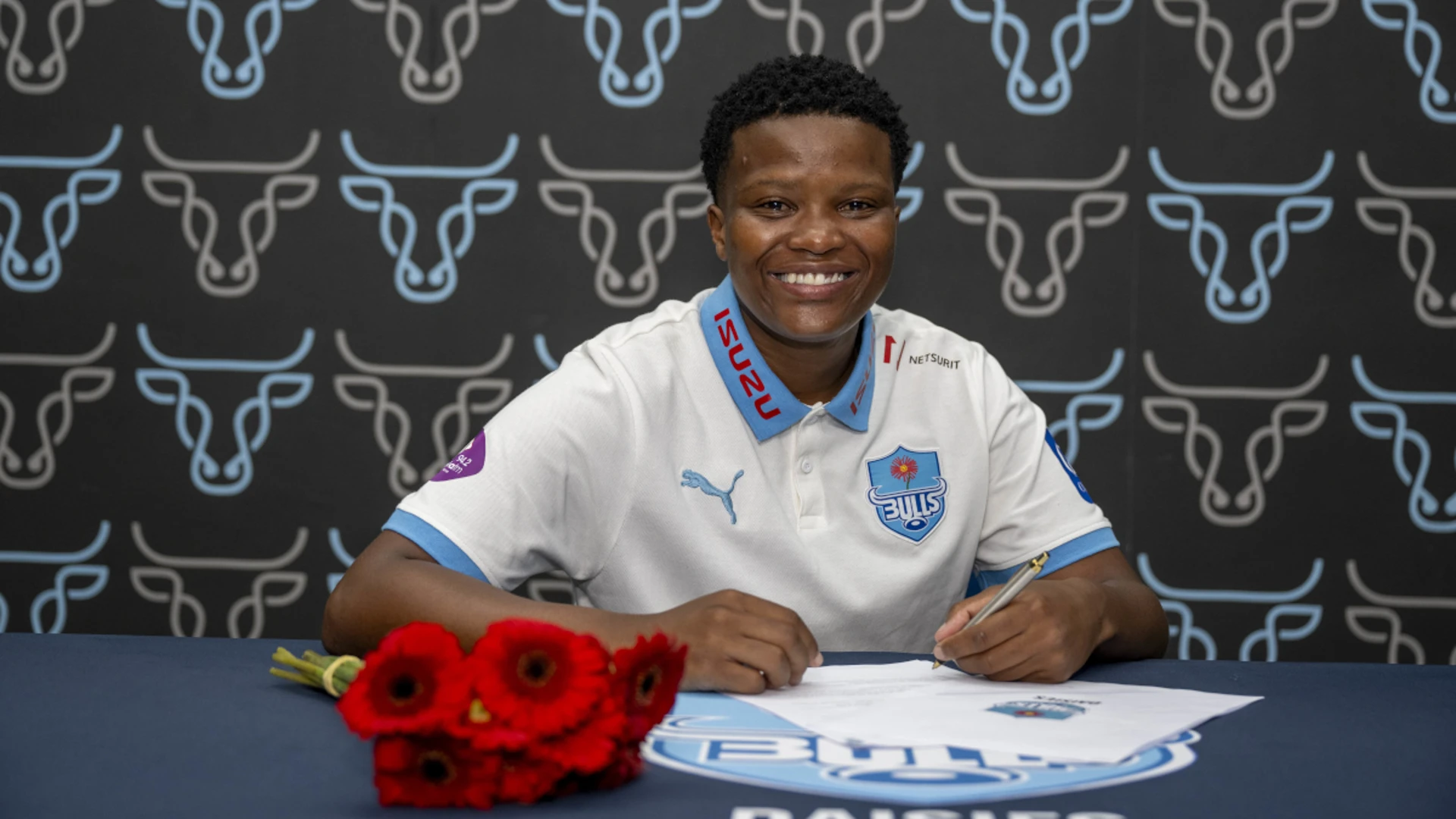 Bulls Daisies sign Qawe