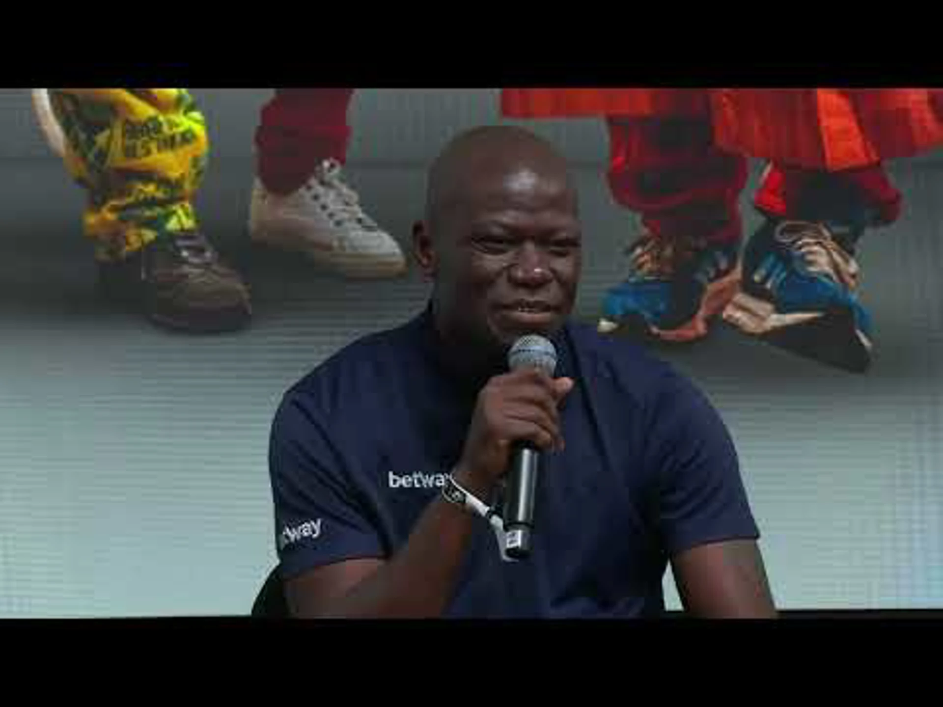 Hlompho Kekana hails Orlando Pirates fan | Betway Premiership