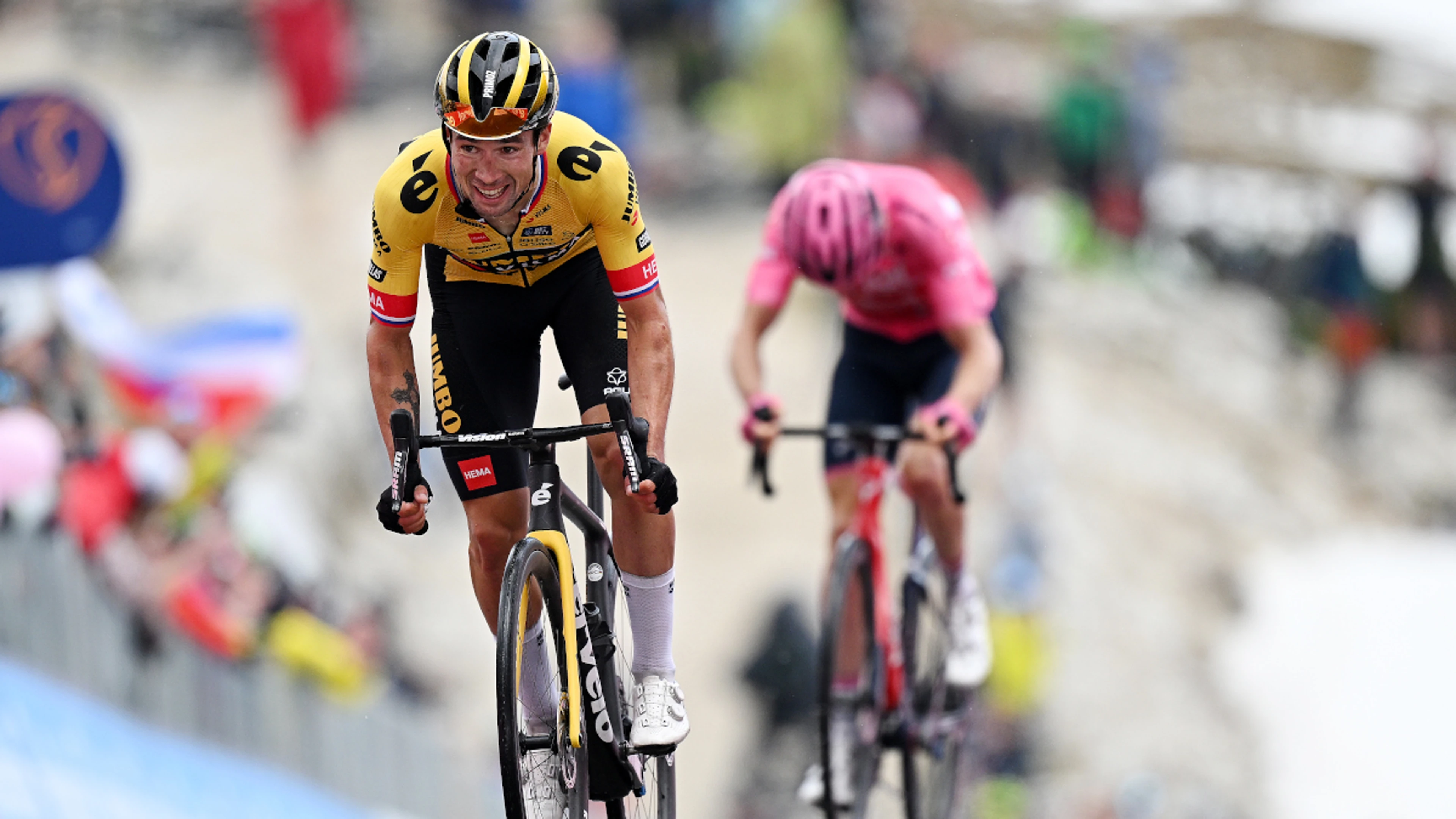 Roglic poised to win Giro as Thomas cracks in decisive time trial