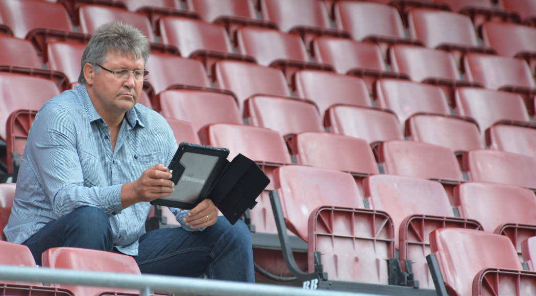 Poser for Gert Smal ahead of Bloemfontein showdown