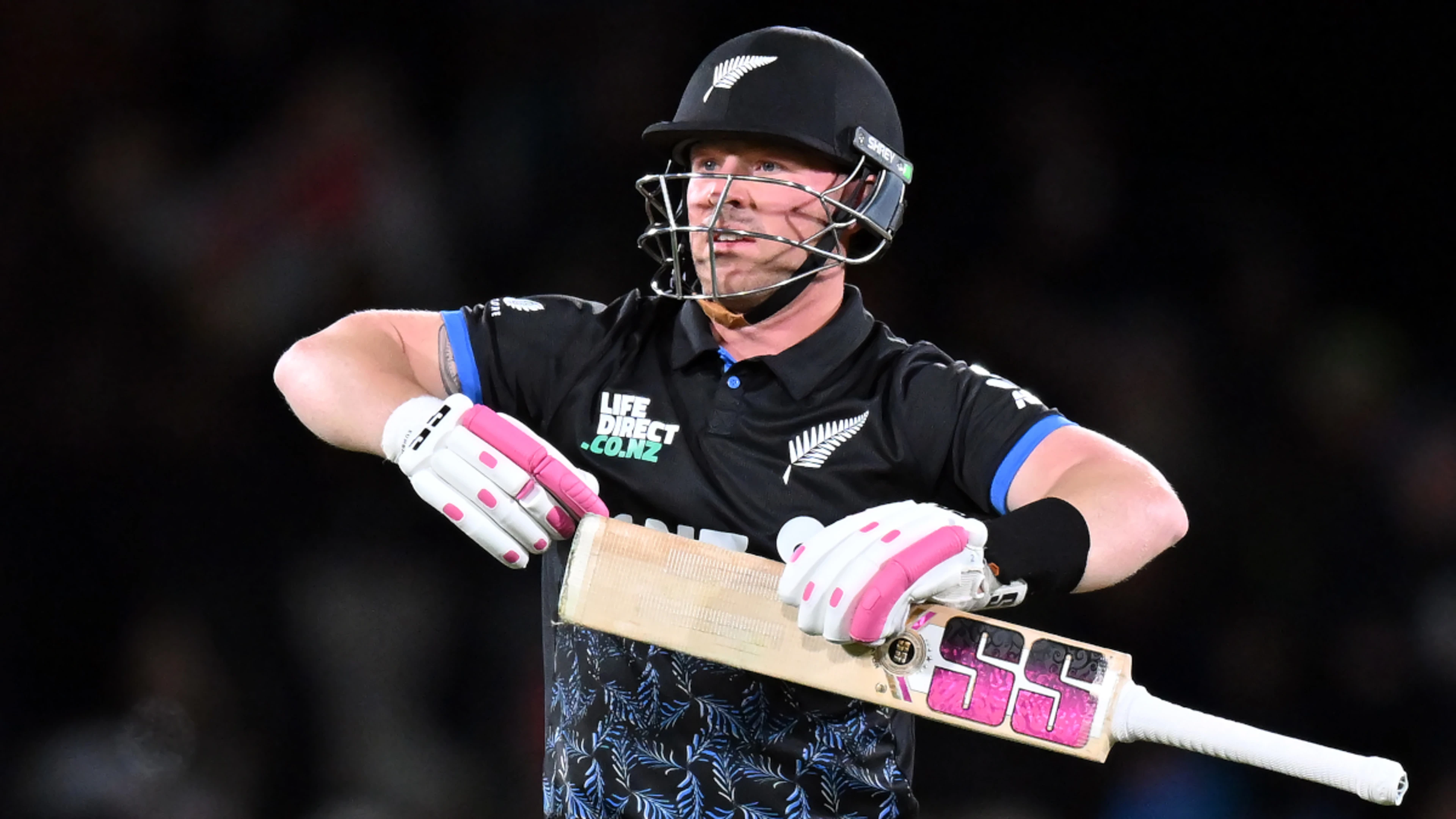 New Zealand's Seifert out of West Indies T20s with broken finger