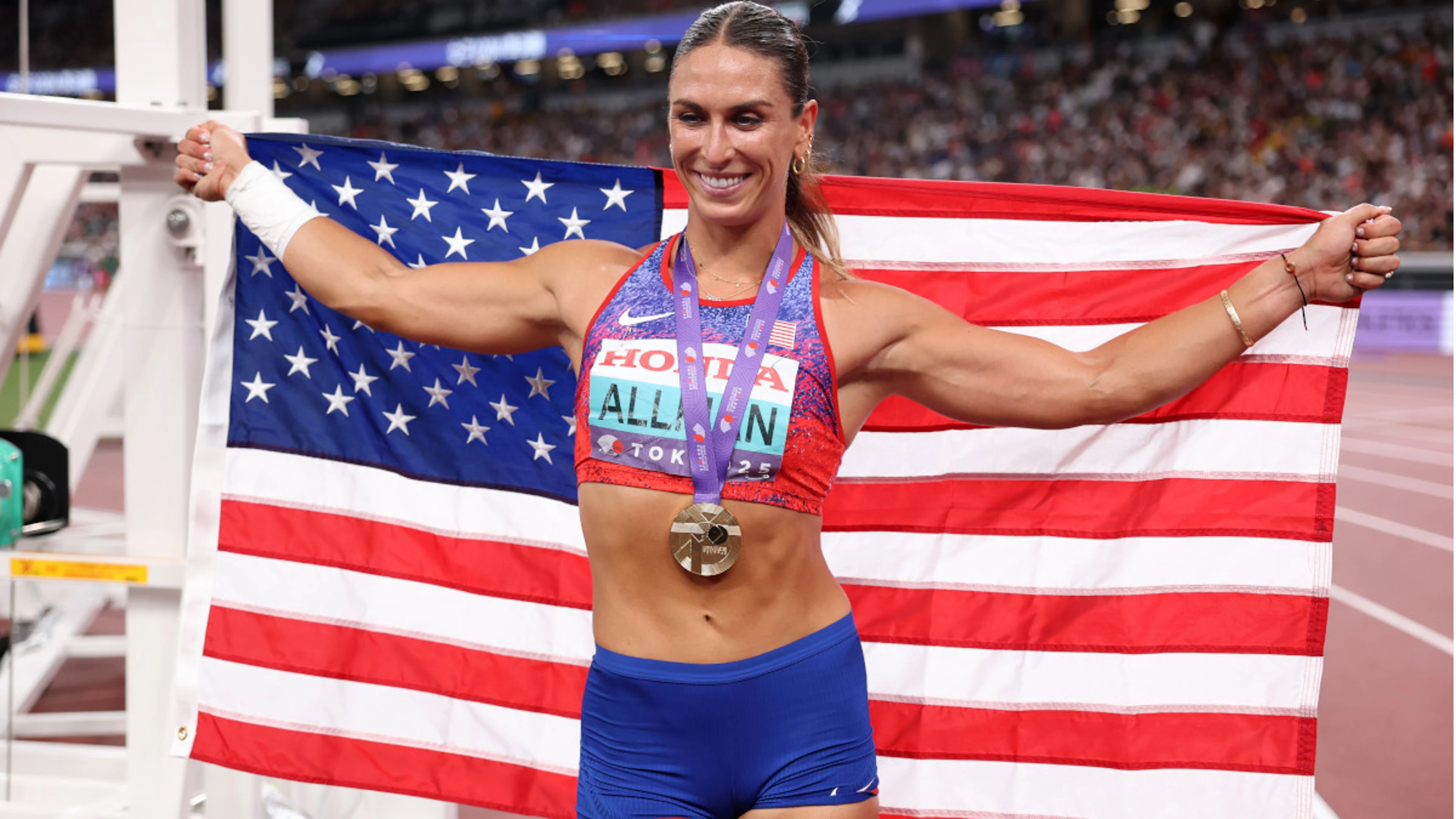 Allman finally gets world discus gold