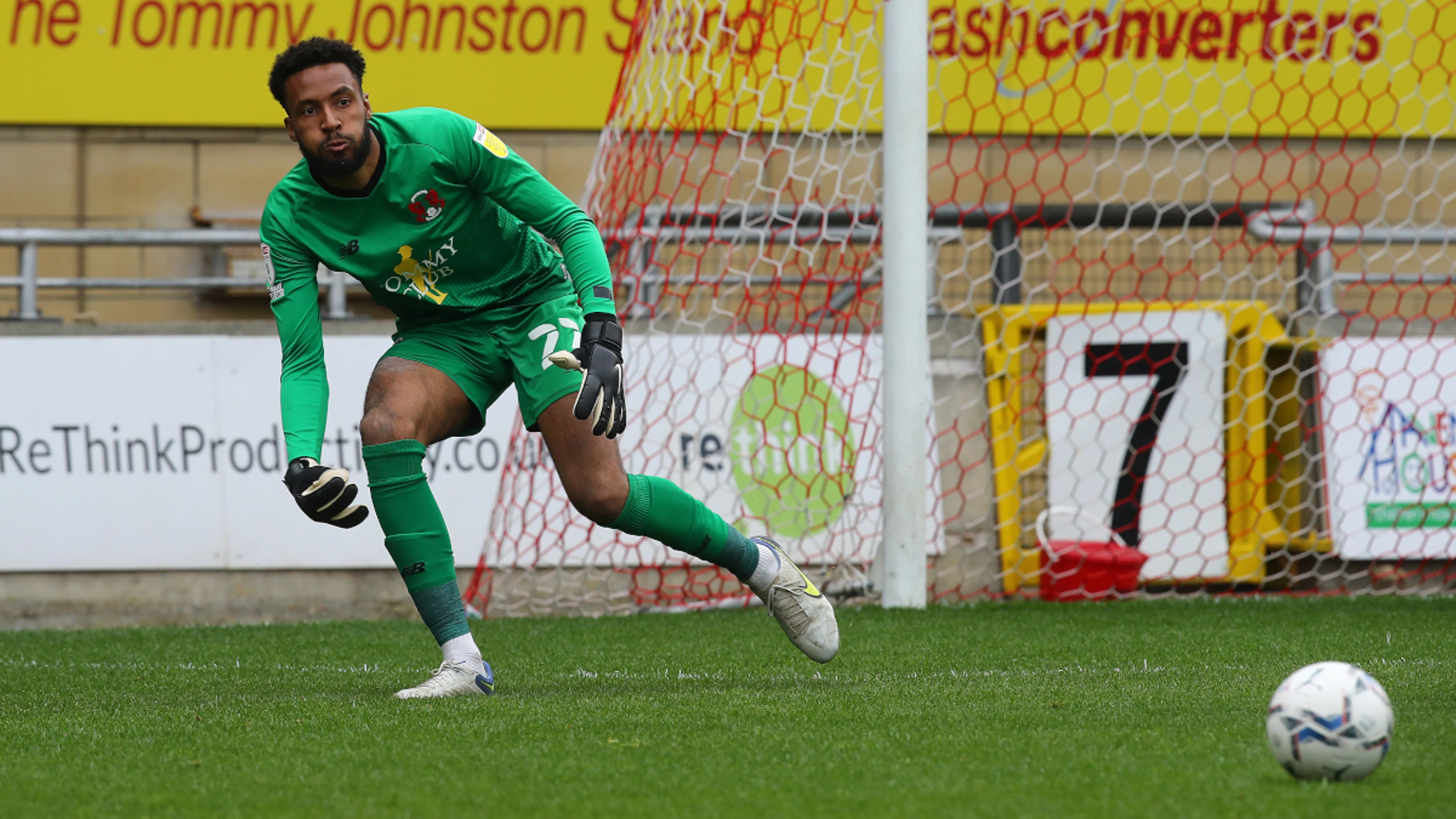 Burnley sign goalkeeper Vigouroux from Orient