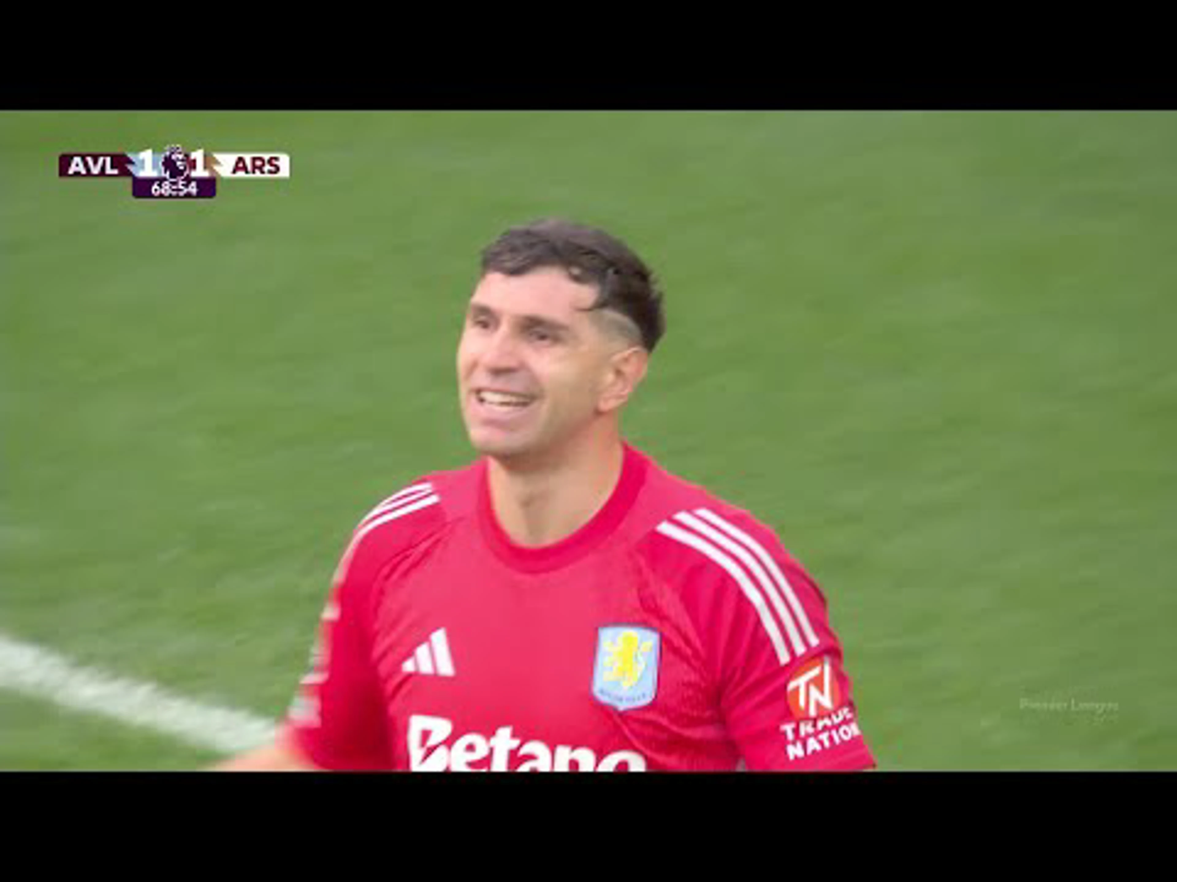 Emiliano Martínez | 69ᵗʰ Minute Spectacular Gk Save v Arsenal