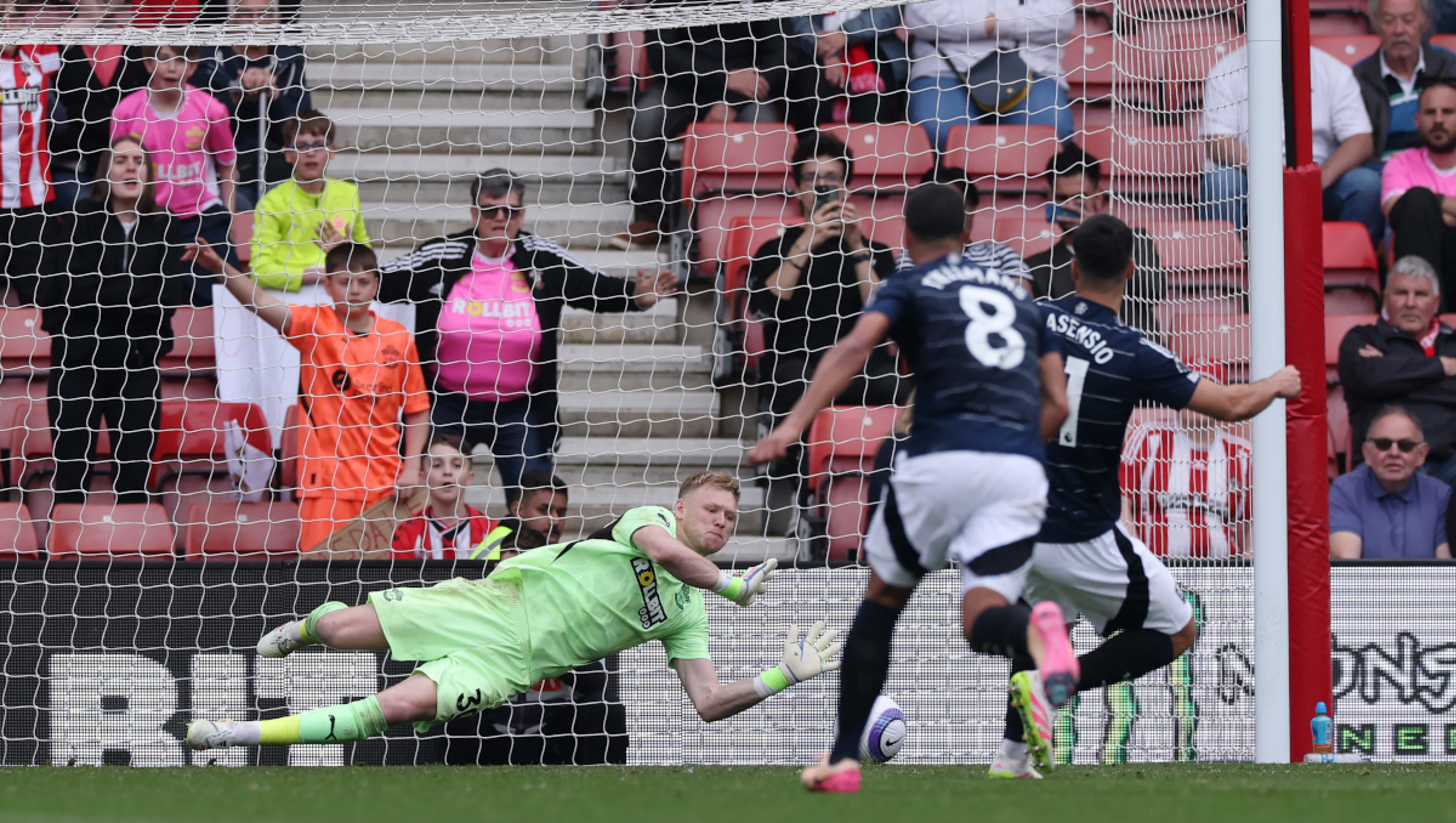 Villa strike late to overcome Southampton resistance