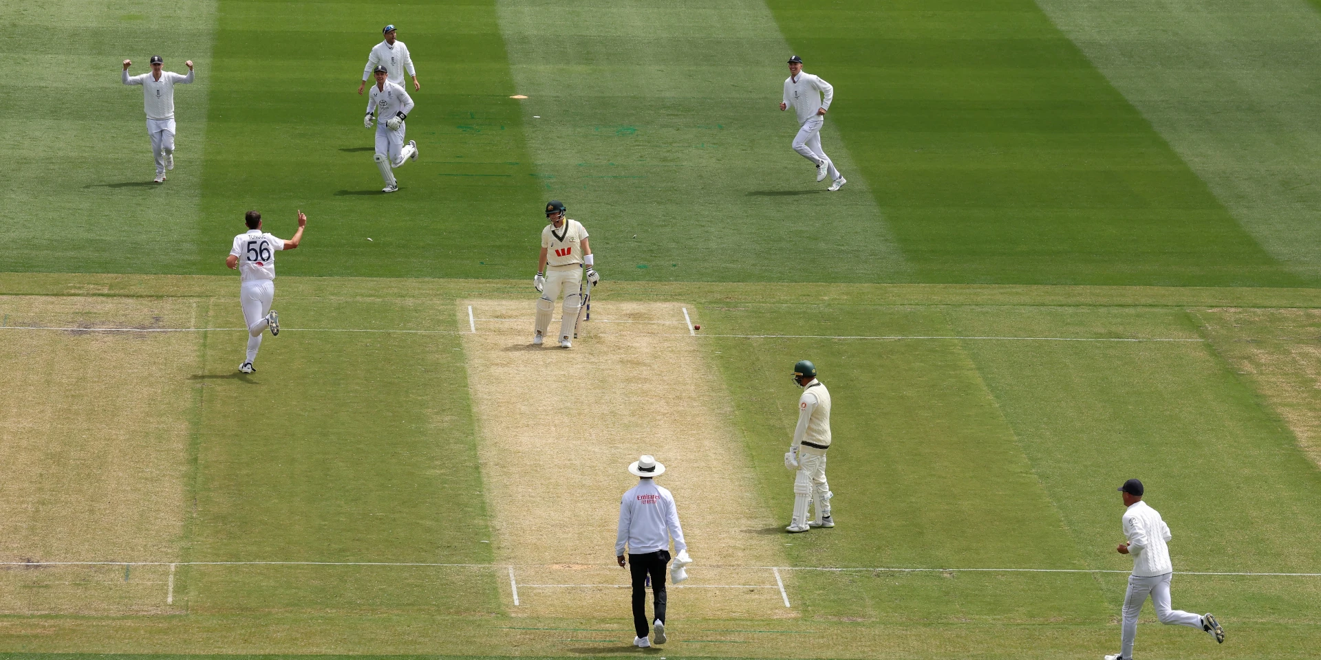 England win toss, bowl in fourth Ashes Test