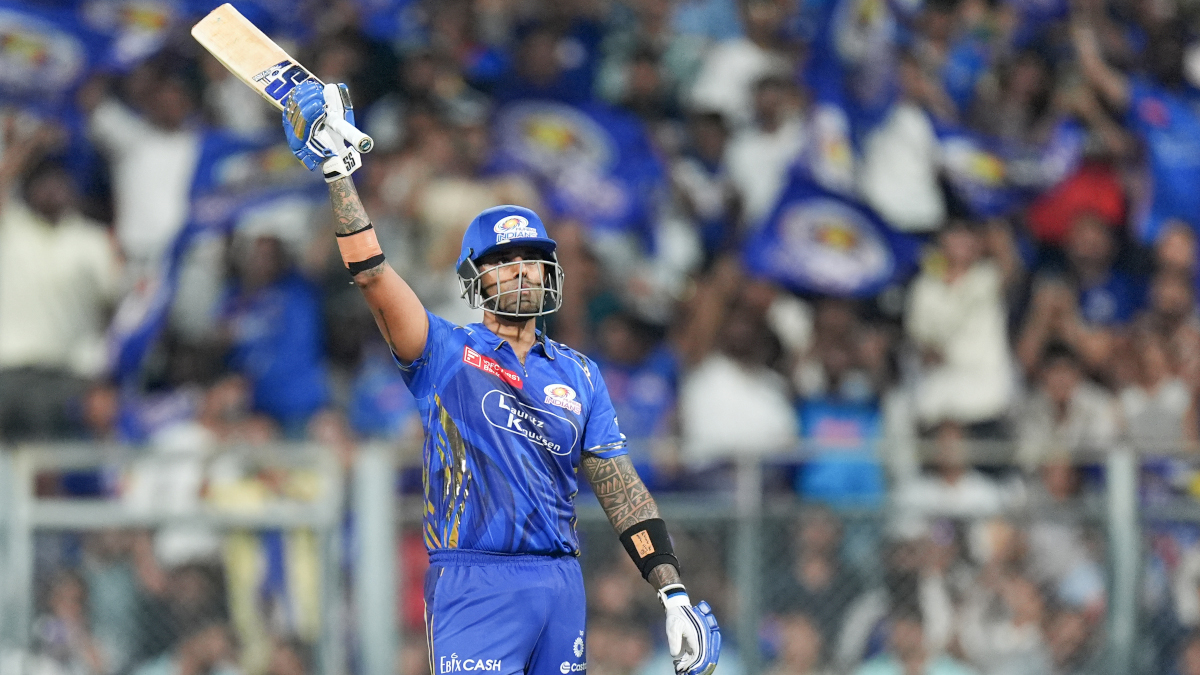Suryakumar helps Mumbai crush Delhi to clinch playoff berth
