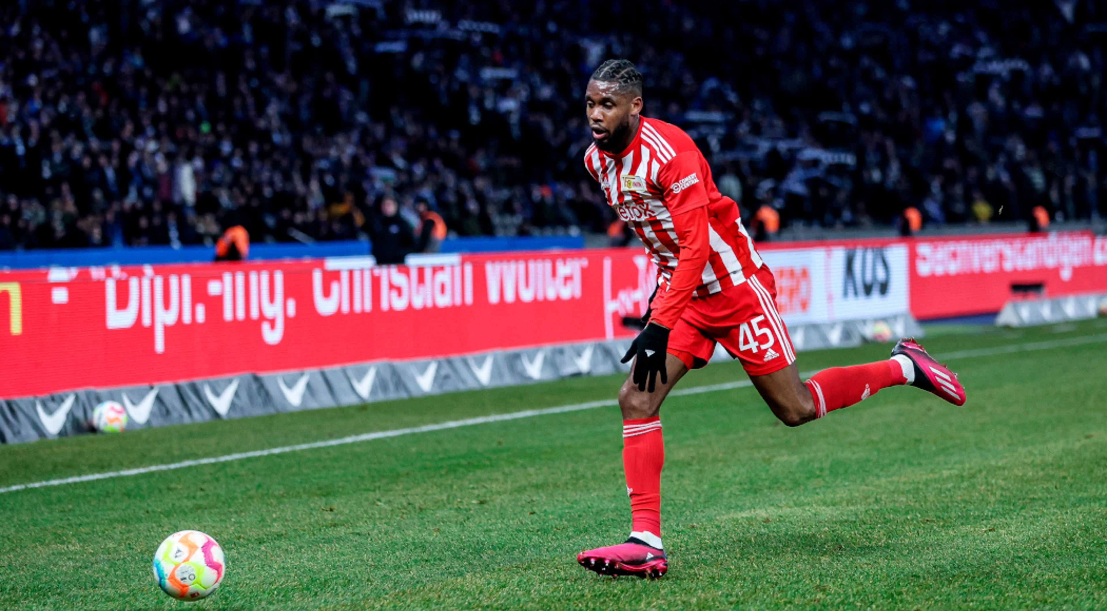 Union go top in the Bundesliga with late win over Mainz