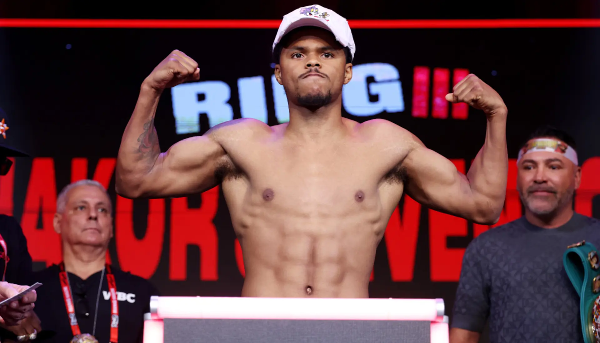 Stevenson beats Zepeda on points to retain WBC lightweight title