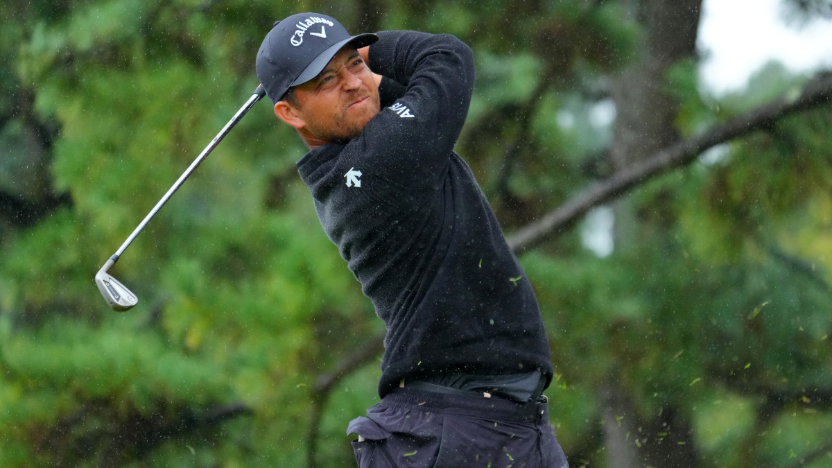 Xander Schauffele climbs into tie for lead in Japan