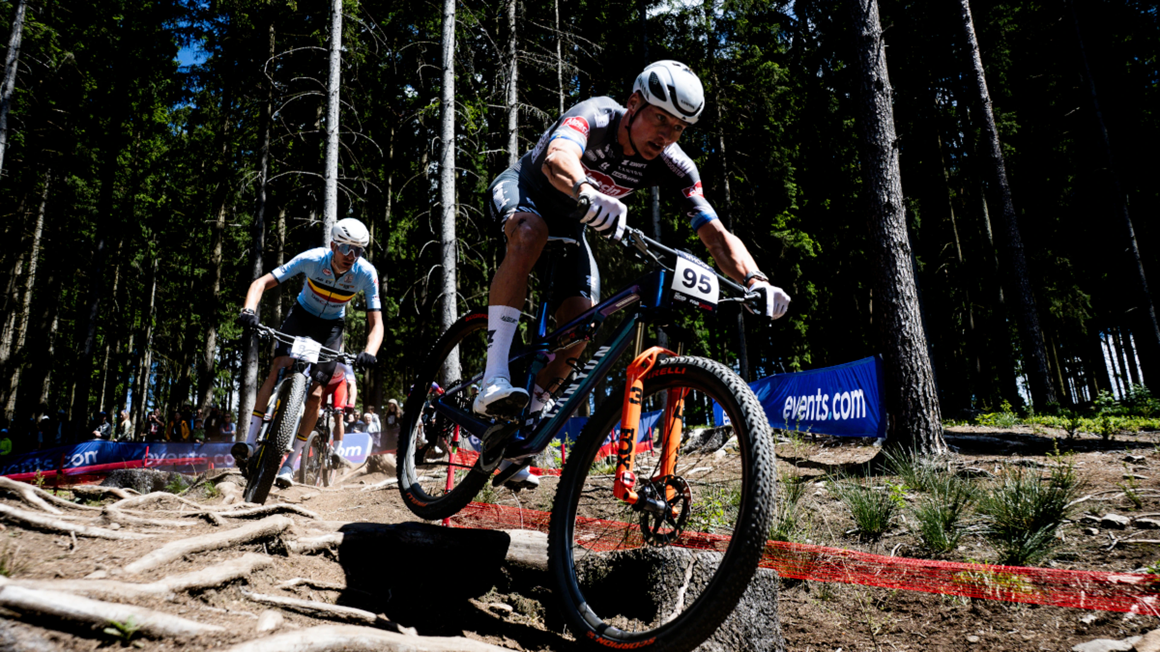 Van der Poel wrist fracture disrupts Tour de France preparation