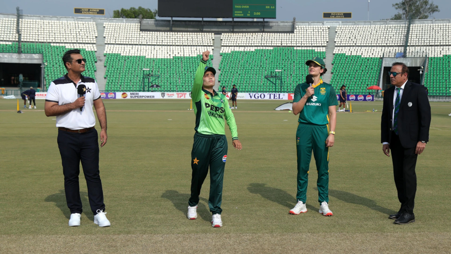 LIVE: 1st ODI - Pakistan W v South Africa W