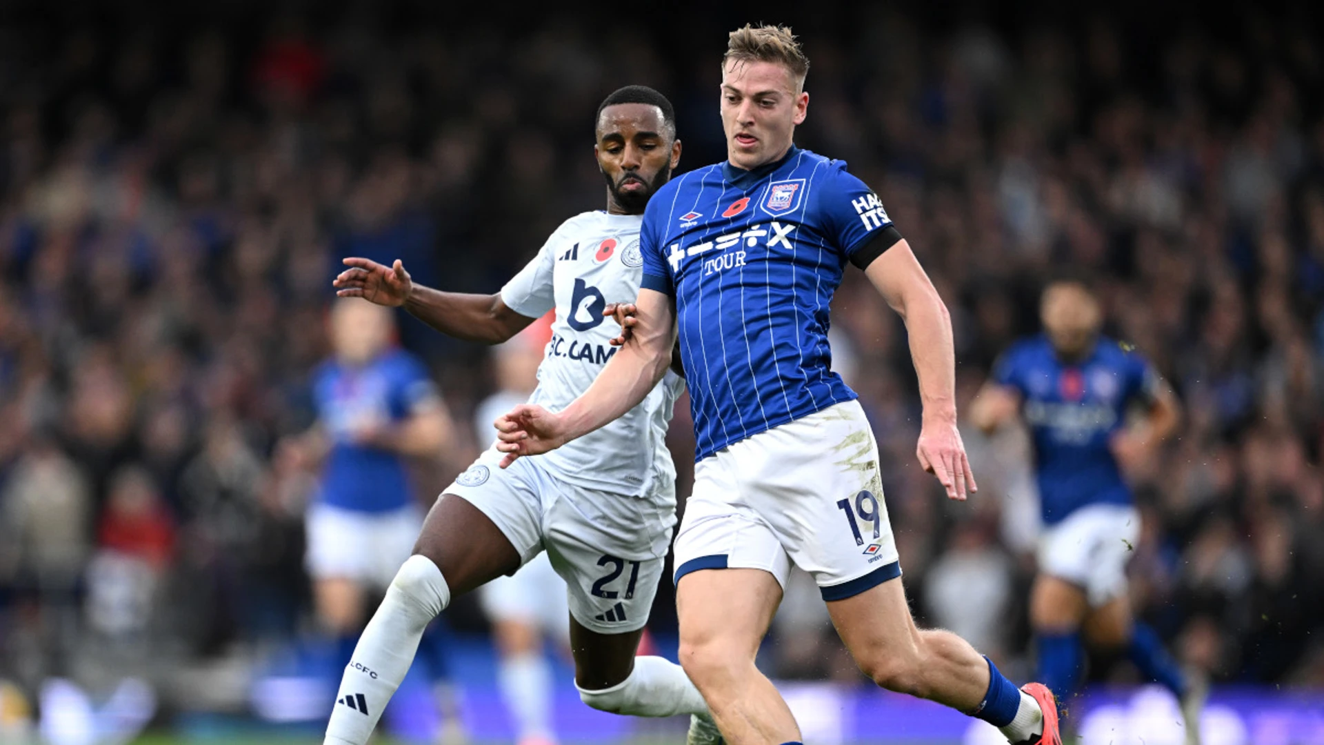 Leicester deny Ipswich first win with last-gasp Ayew equaliser