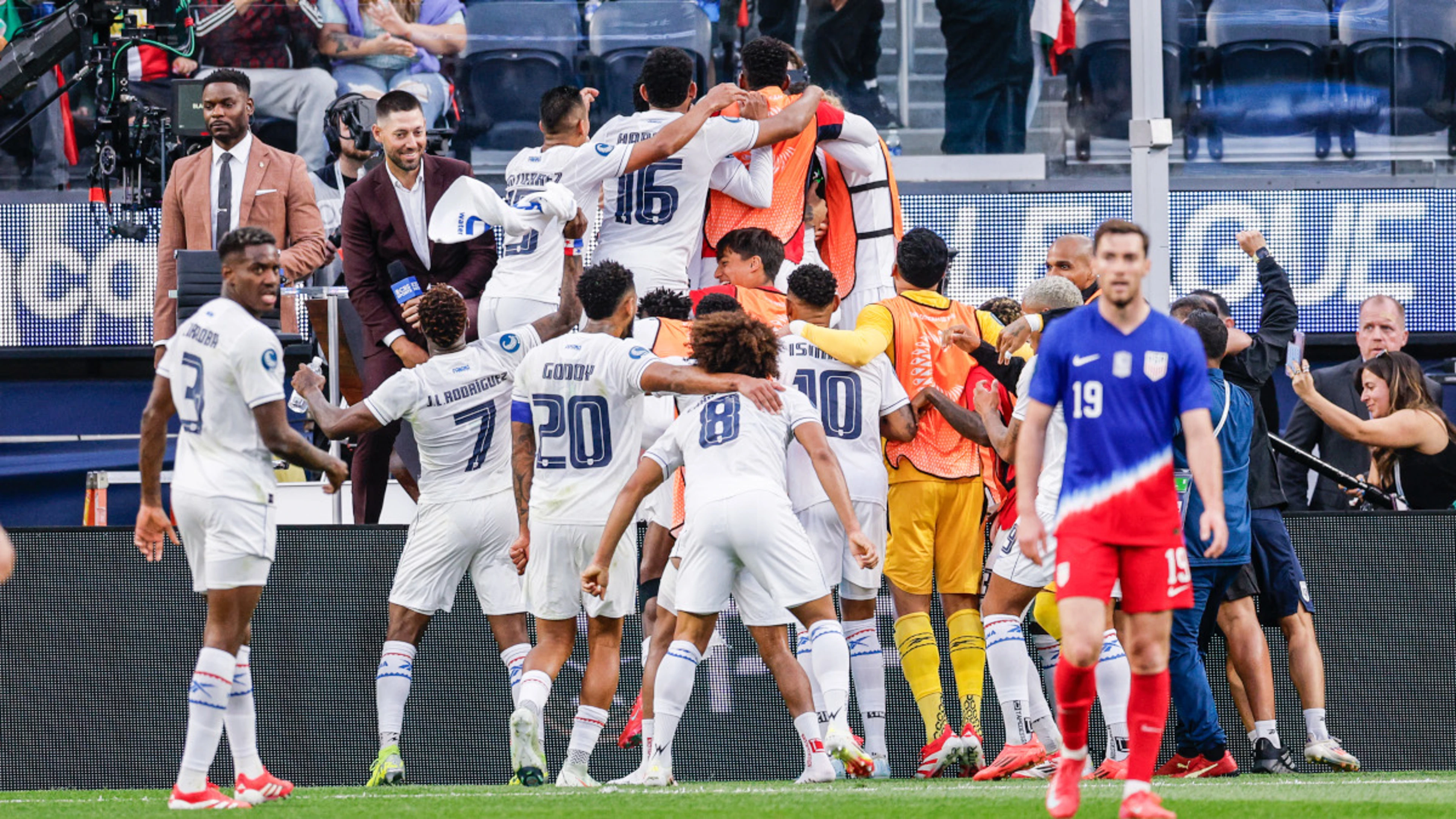 Panama stun 'painful' USA to reach Nations League final