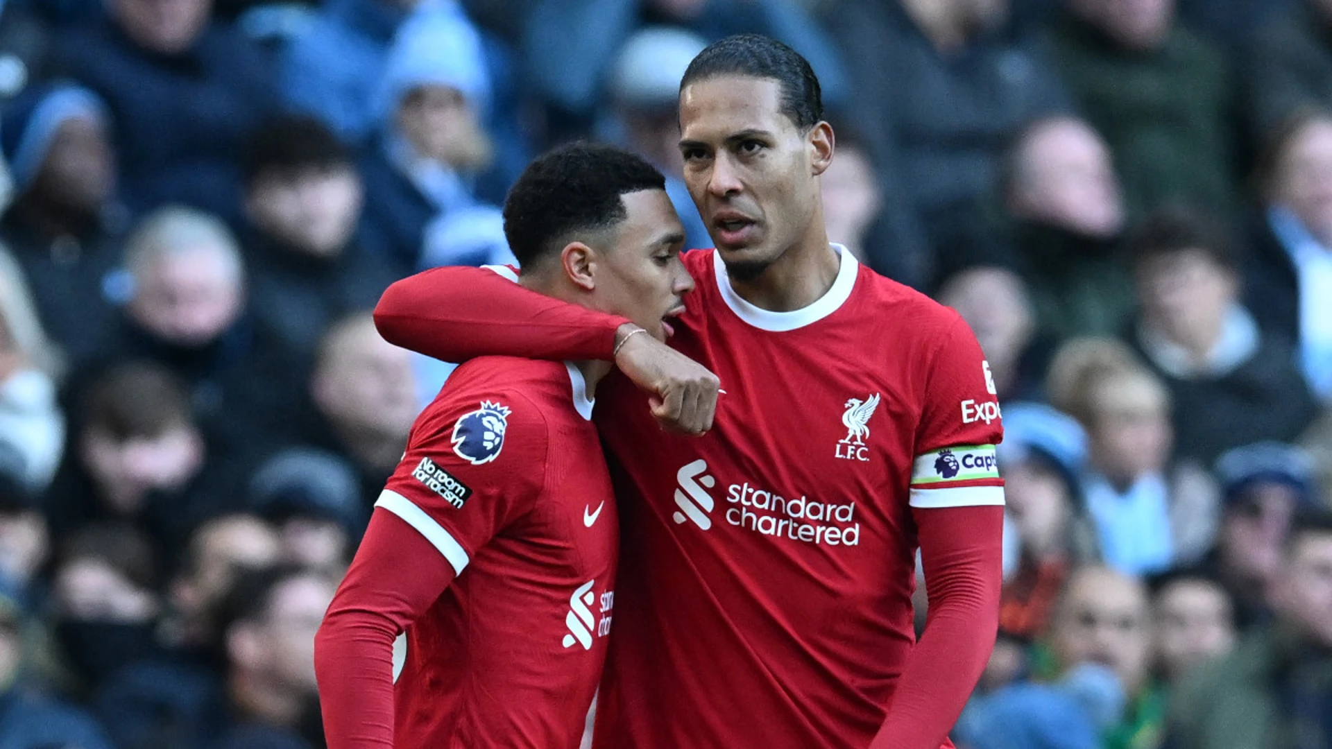 Van Dijk defends Alexander-Arnold after Liverpool star's Man Utd flop