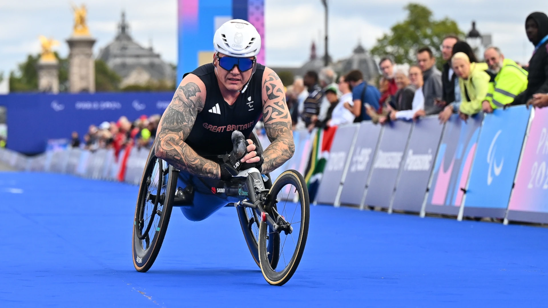 'Proud' athletics great Weir calls time on marathon Paralympic career