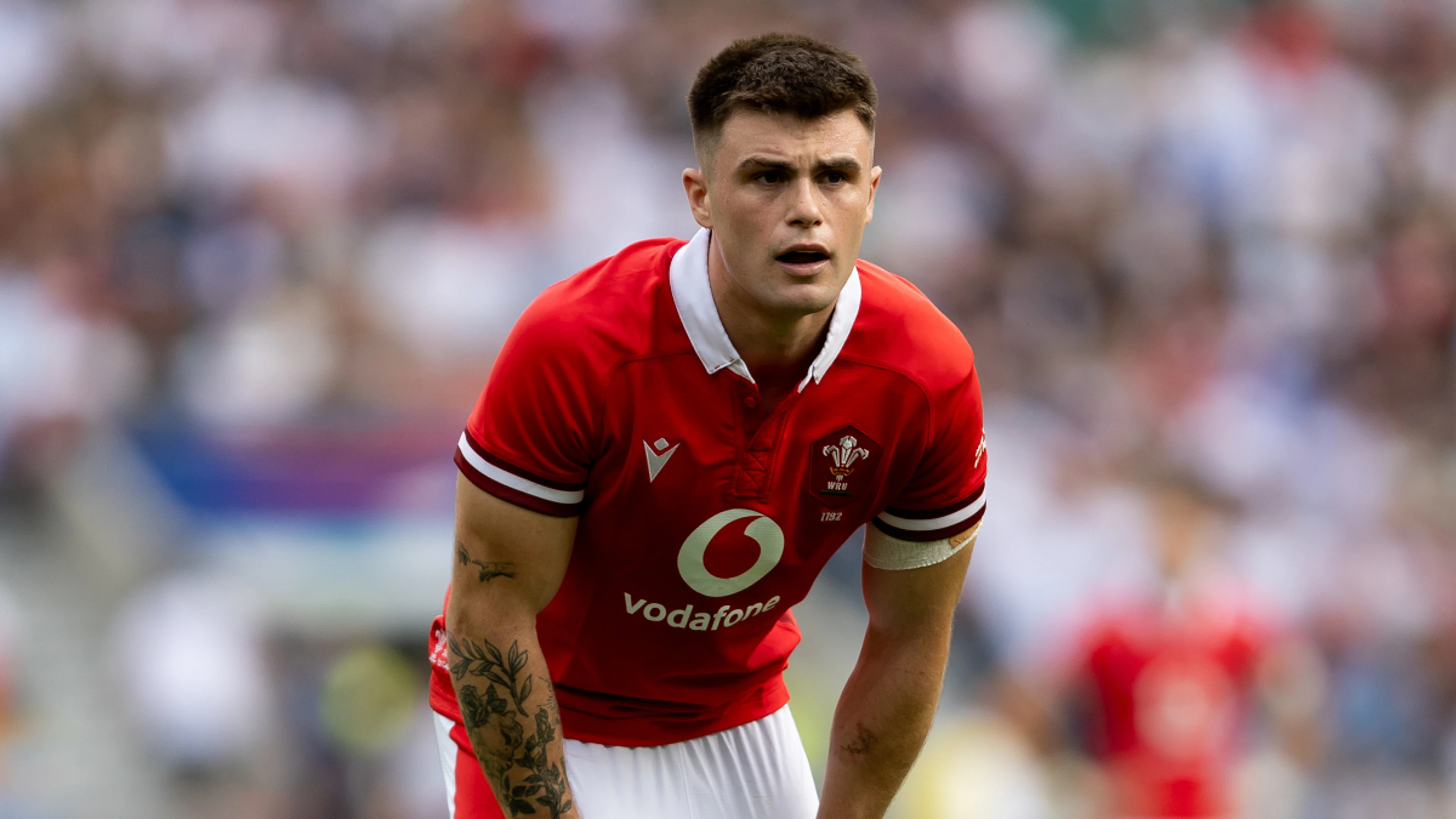 Roberts moves to wing for winless Wales against England in Six Nations