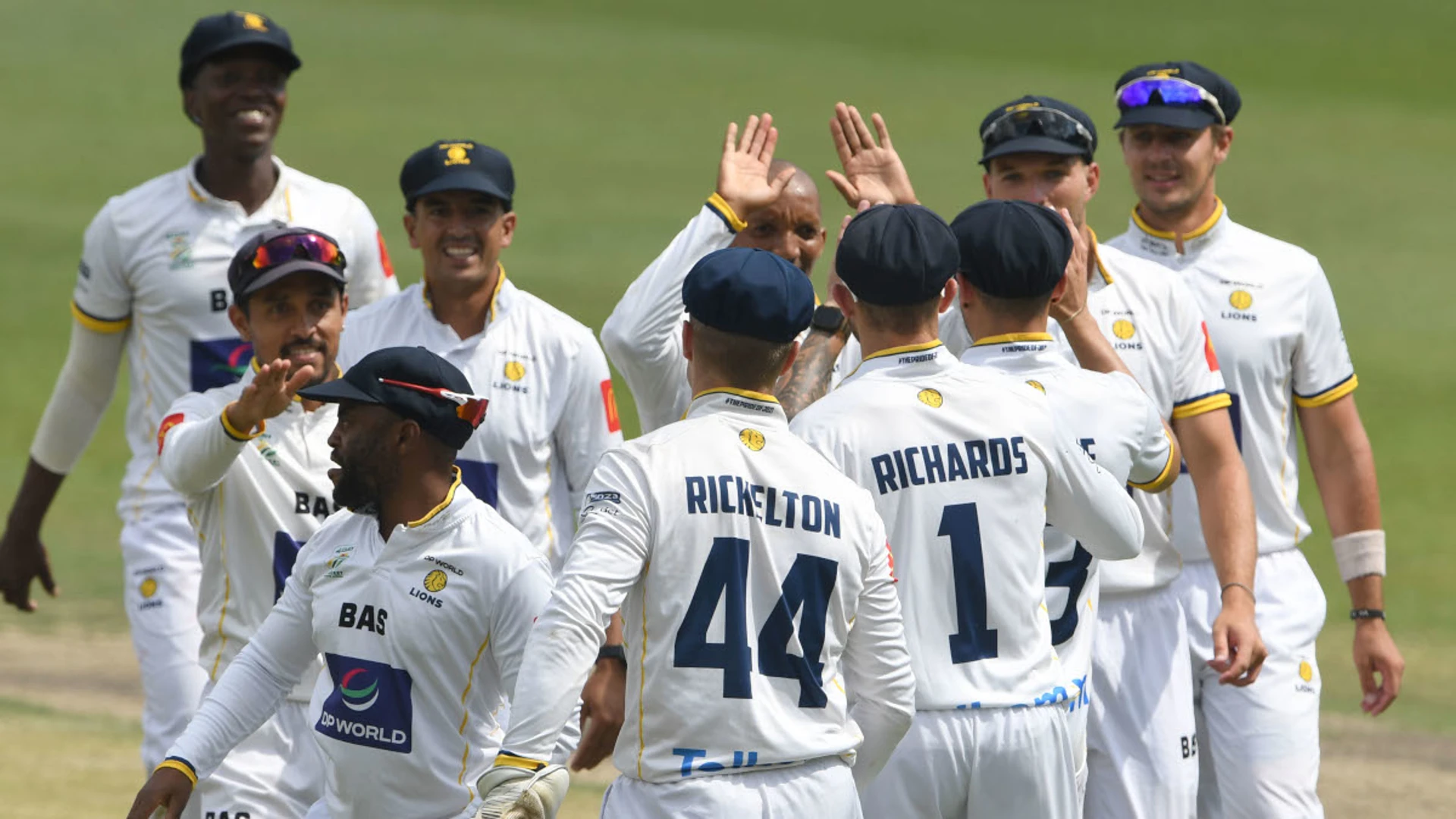 DAY 2: Titans reach lunch unscathed after bowling Lions out for 316