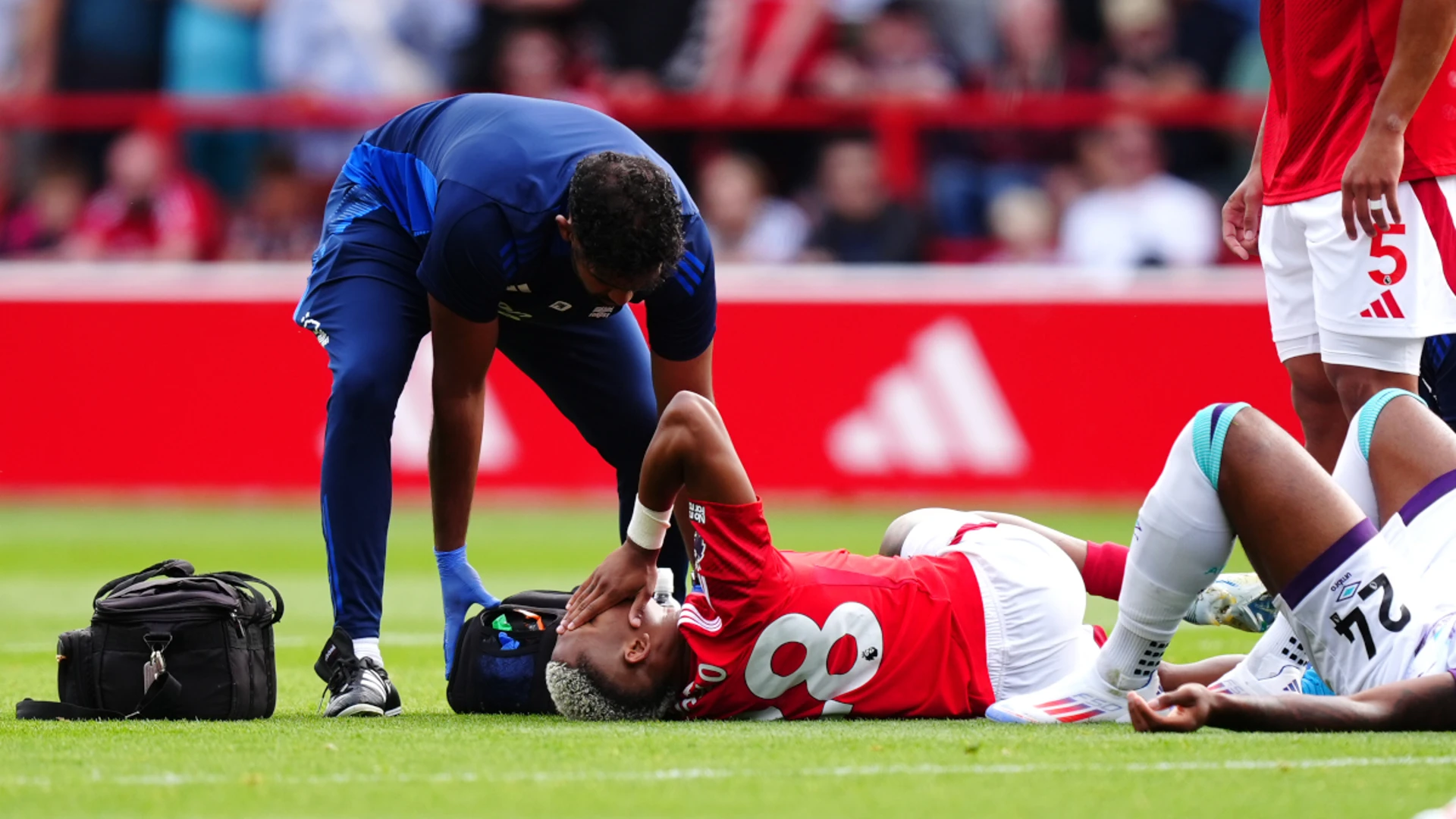 Danilo's injury is serious - Forest boss Espirito Santo