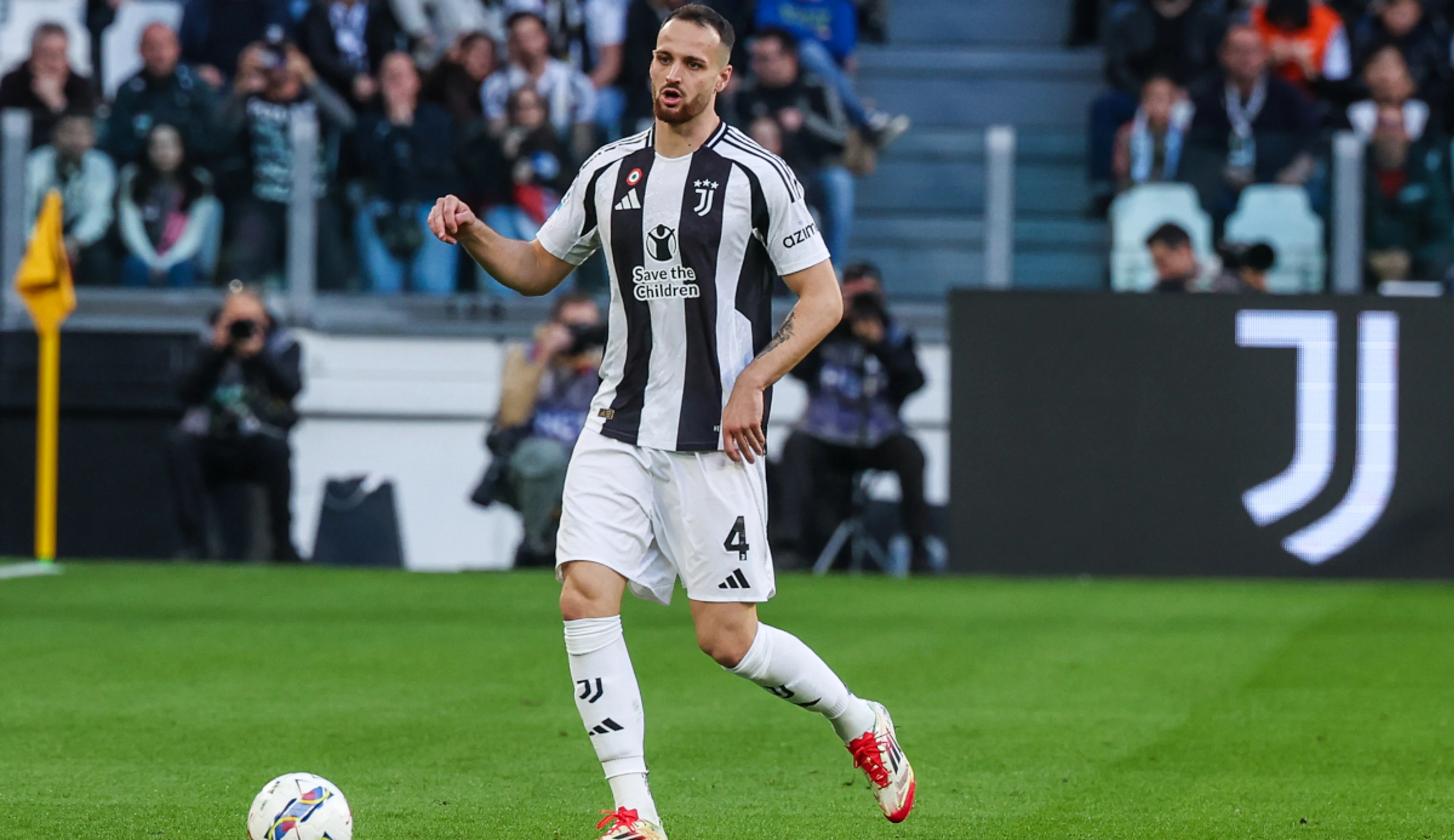 Juve's Gatti suffers calf bone fracture during Genoa win