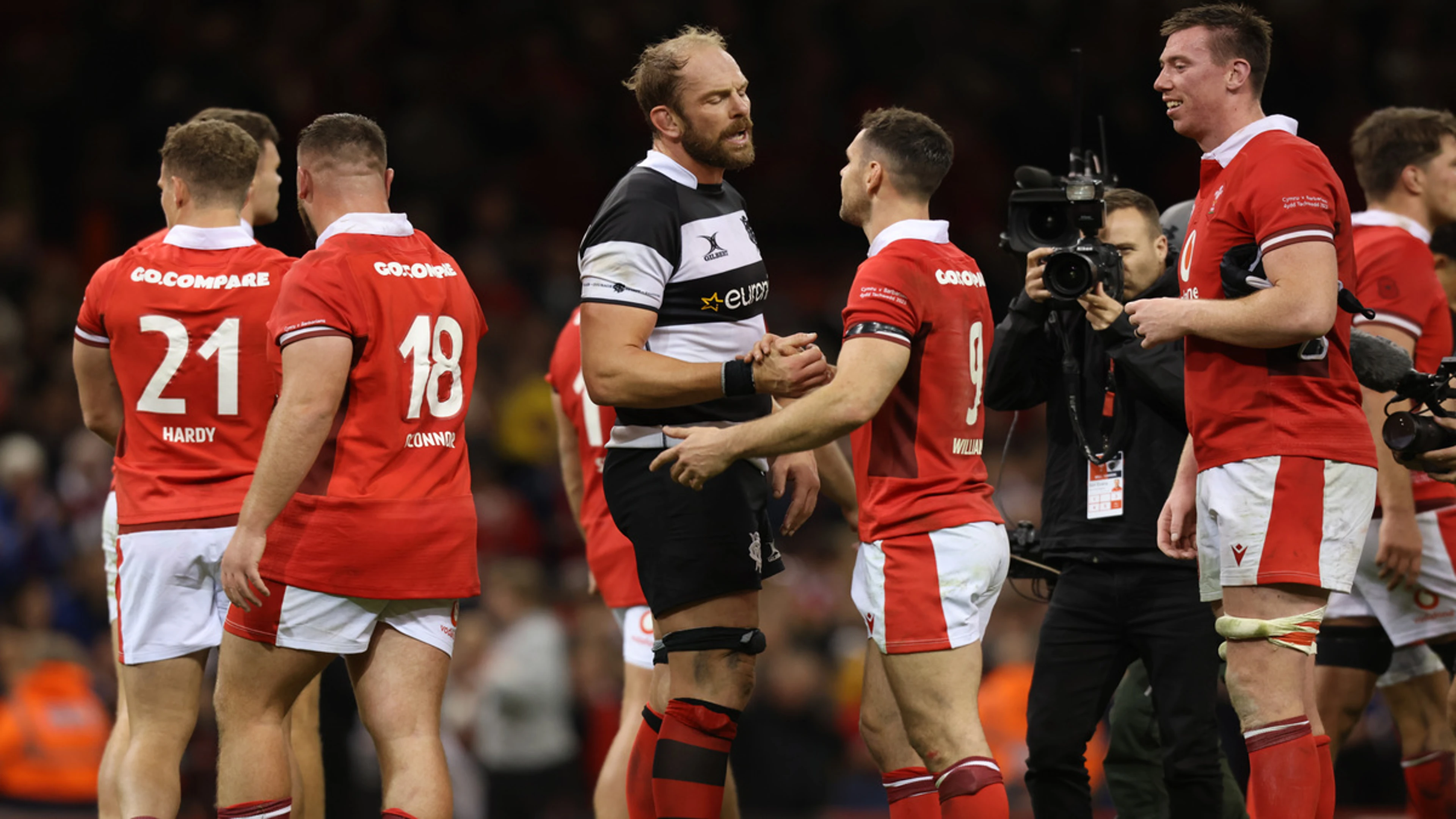 Welsh rugby trio given rousing send-off