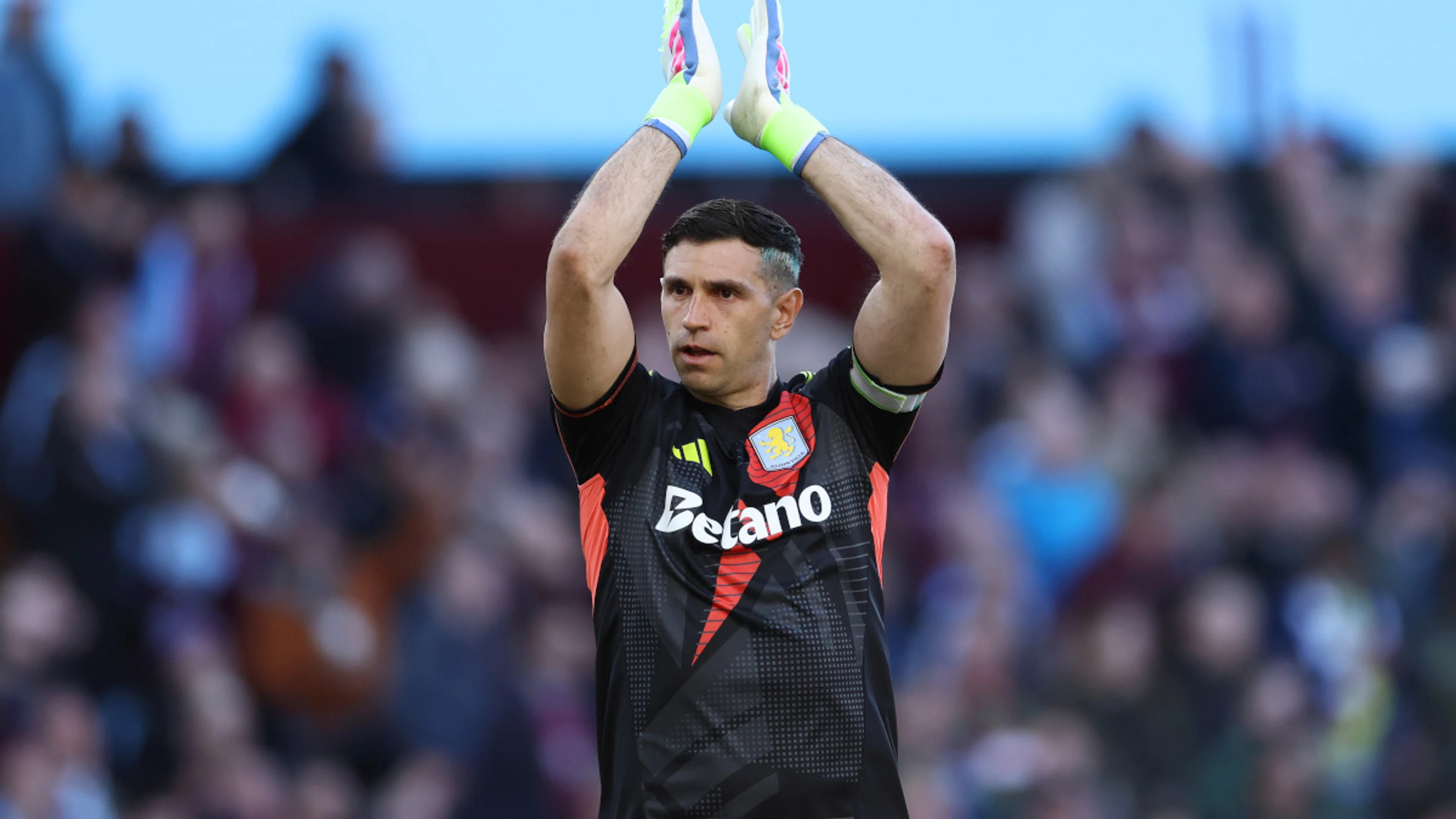 Villa's Emiliano Martinez winds up PSG with cap