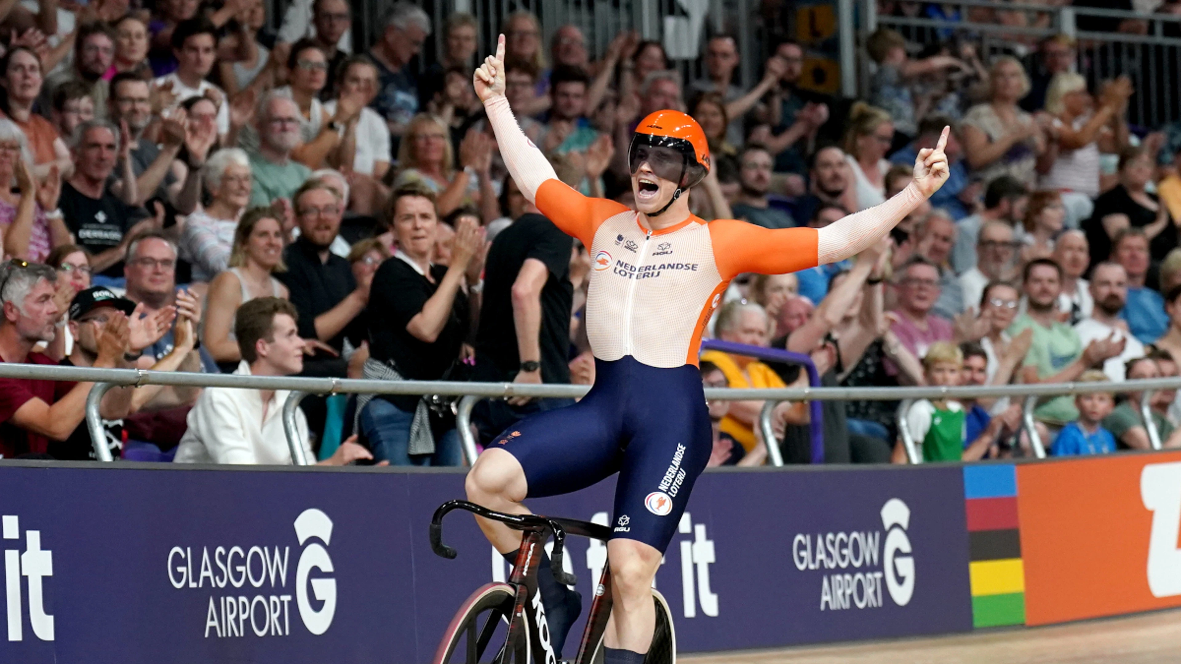 Record-breaker Lavreysen dominates cycling worlds