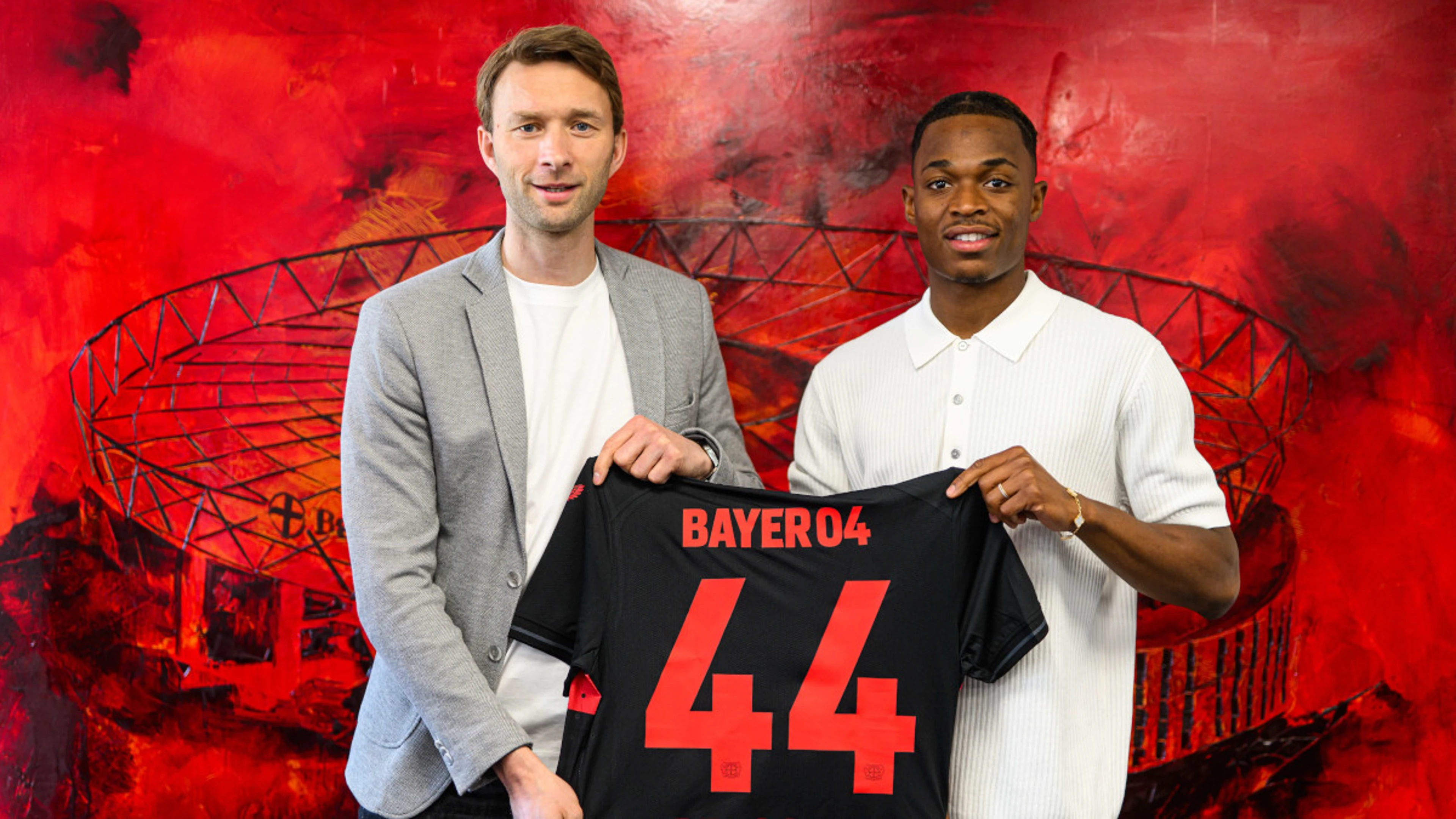 Leverkusen sign French teenager Belocian