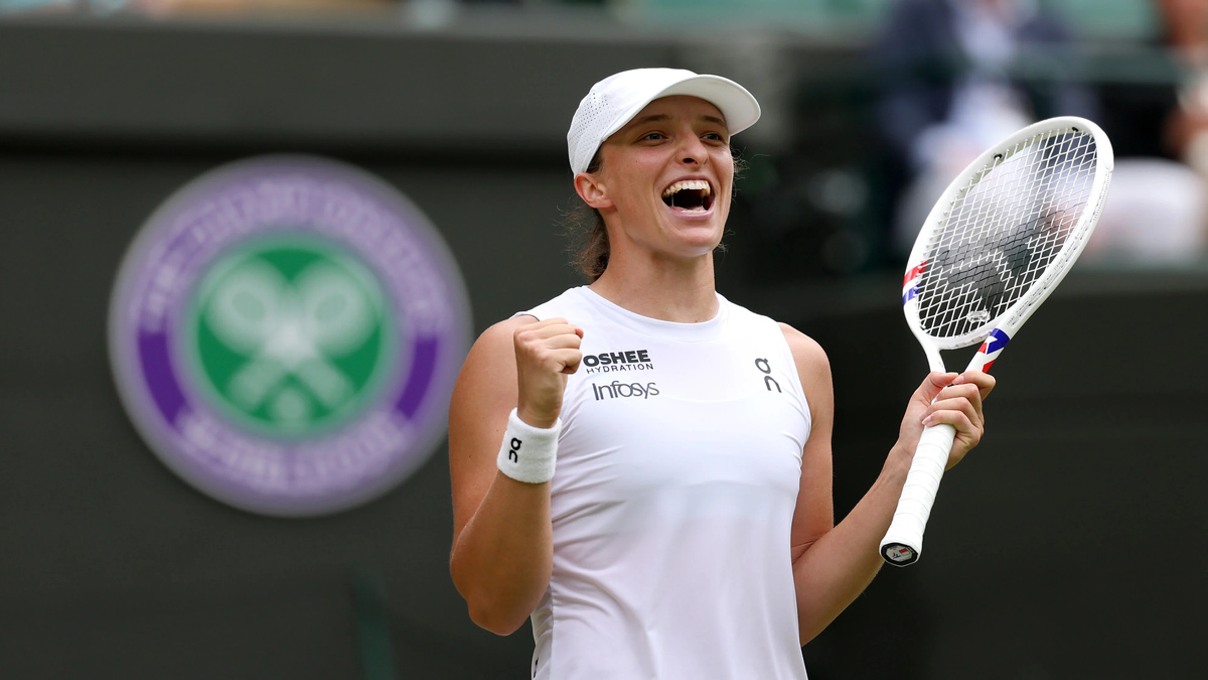 Swiatek gets 'goosebumps' after reaching first Wimbledon semifinal