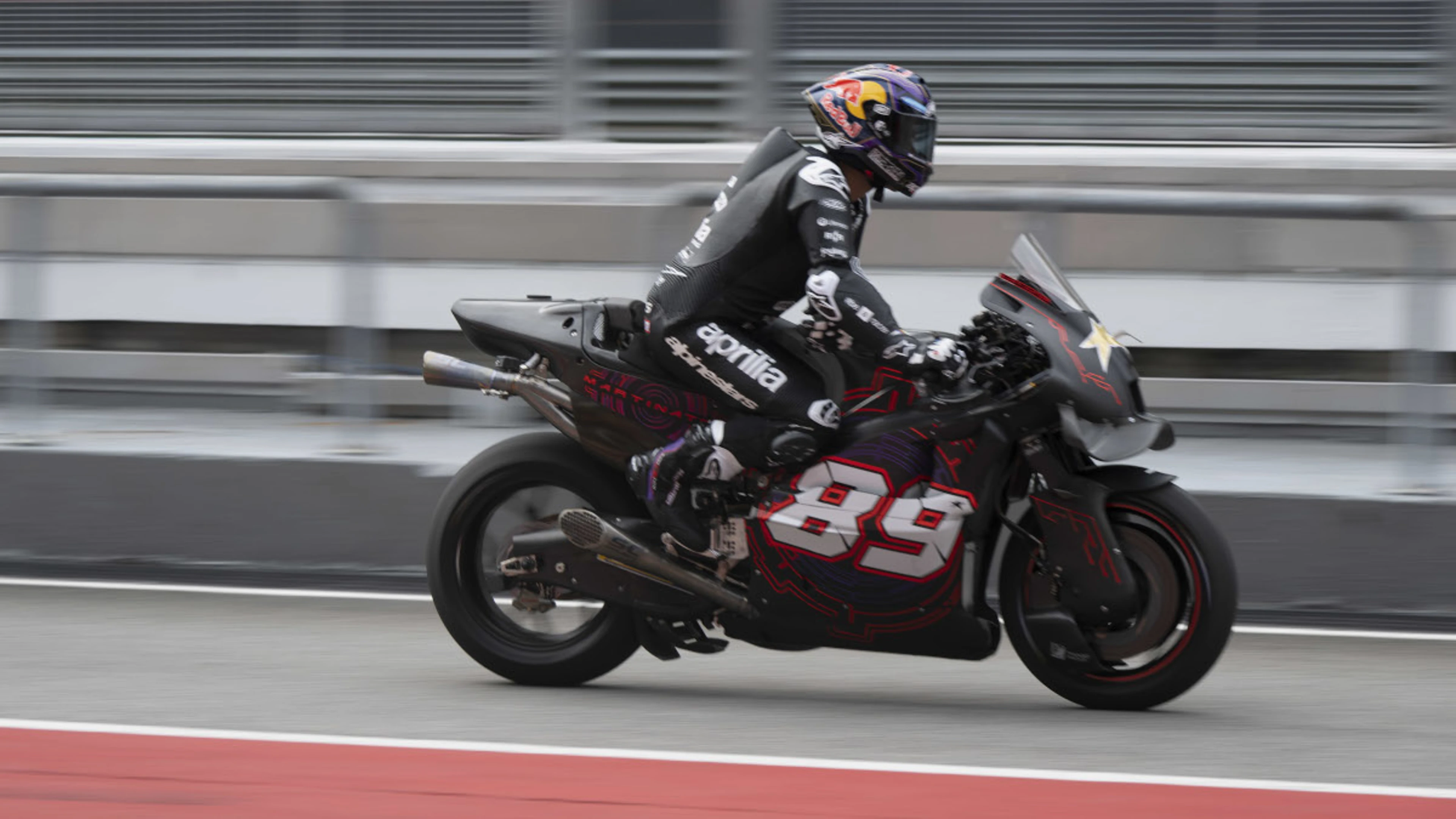 Martin undergoes surgery, Aprilia reject Michelin explanation for crash