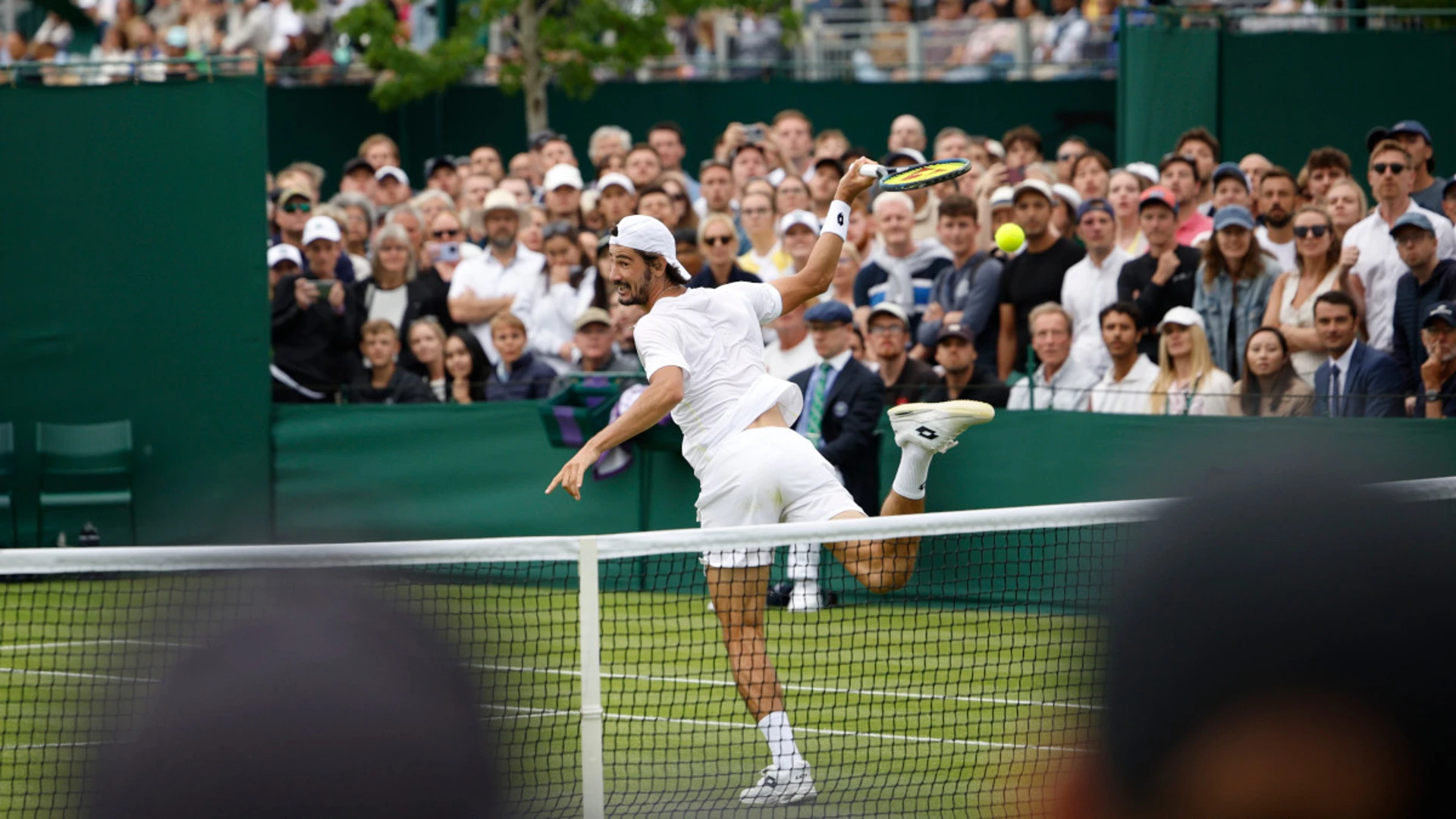 SA’s Lloyd Harris triumphs in epic five-set battle to advance at Wimbledon!