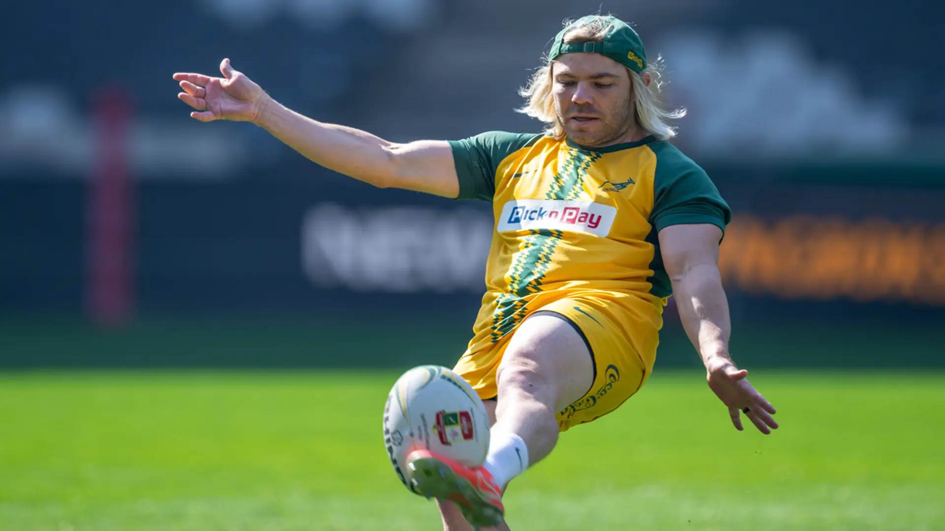 POTENT BOKS: Faf, Mapimpi miss out as Rassie names squad for Aussies
