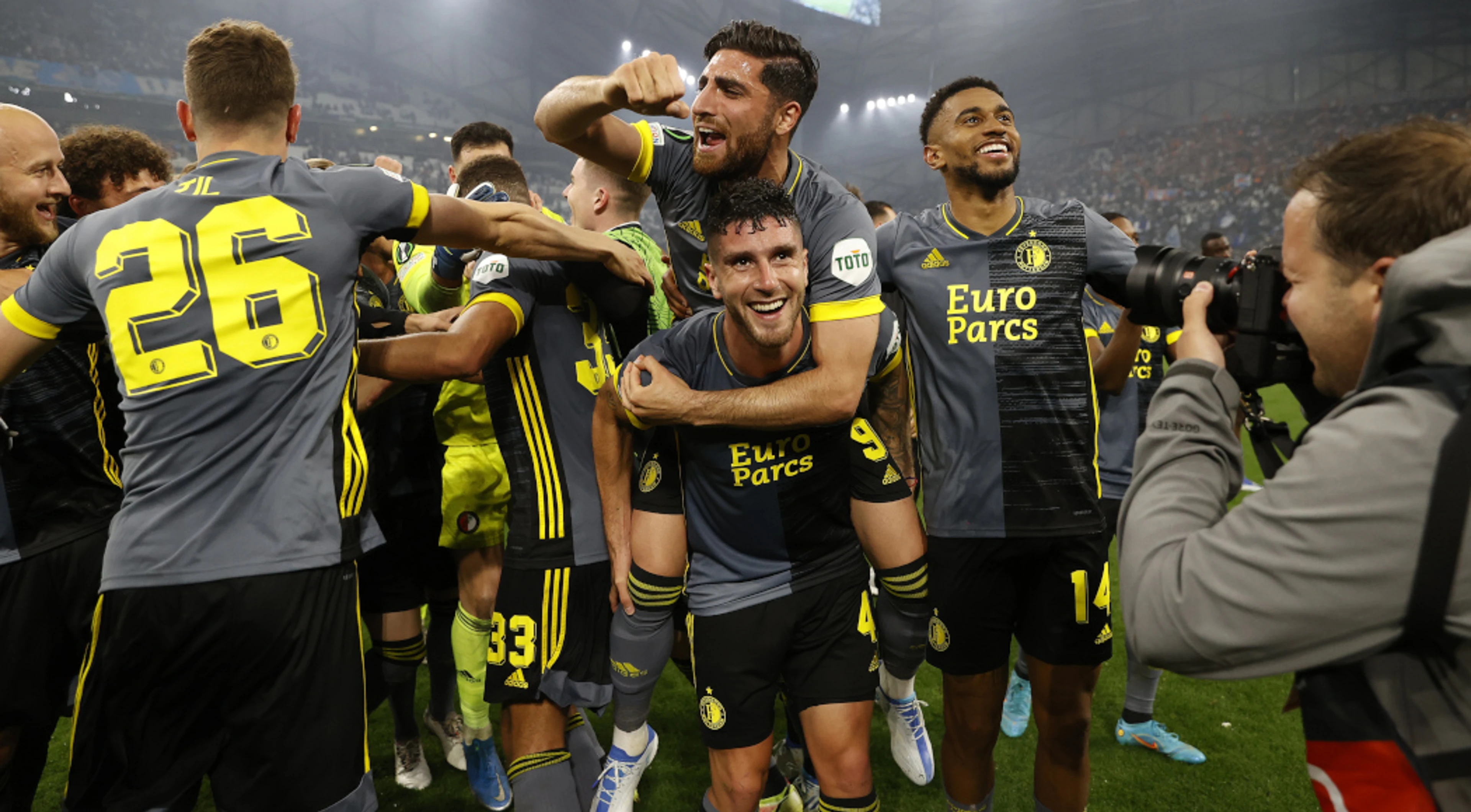 Feyenoord hold off Marseille to reach Conference League final