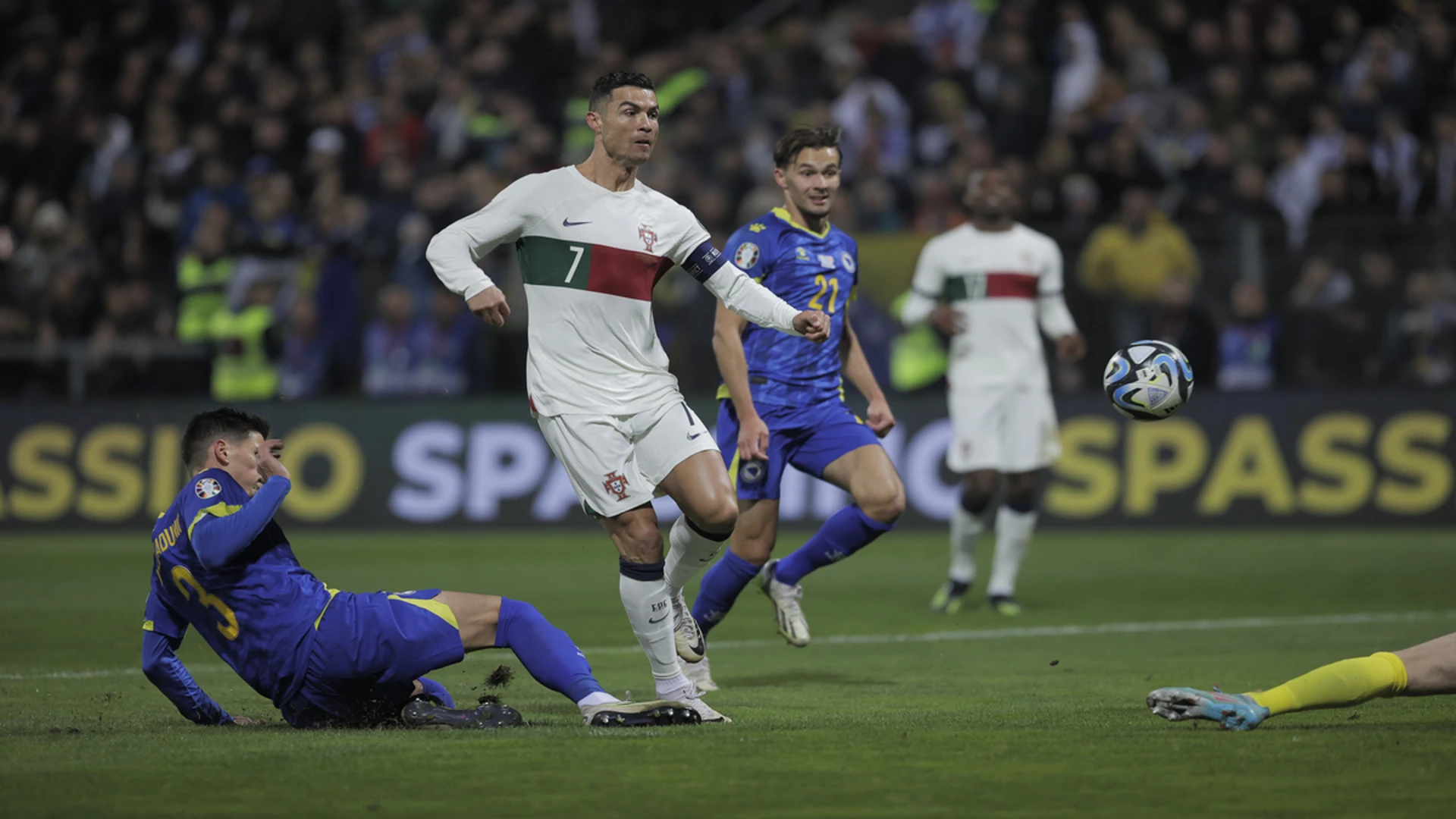 Ronaldo hits two as Portugal thrash Bosnia and Herzegovina