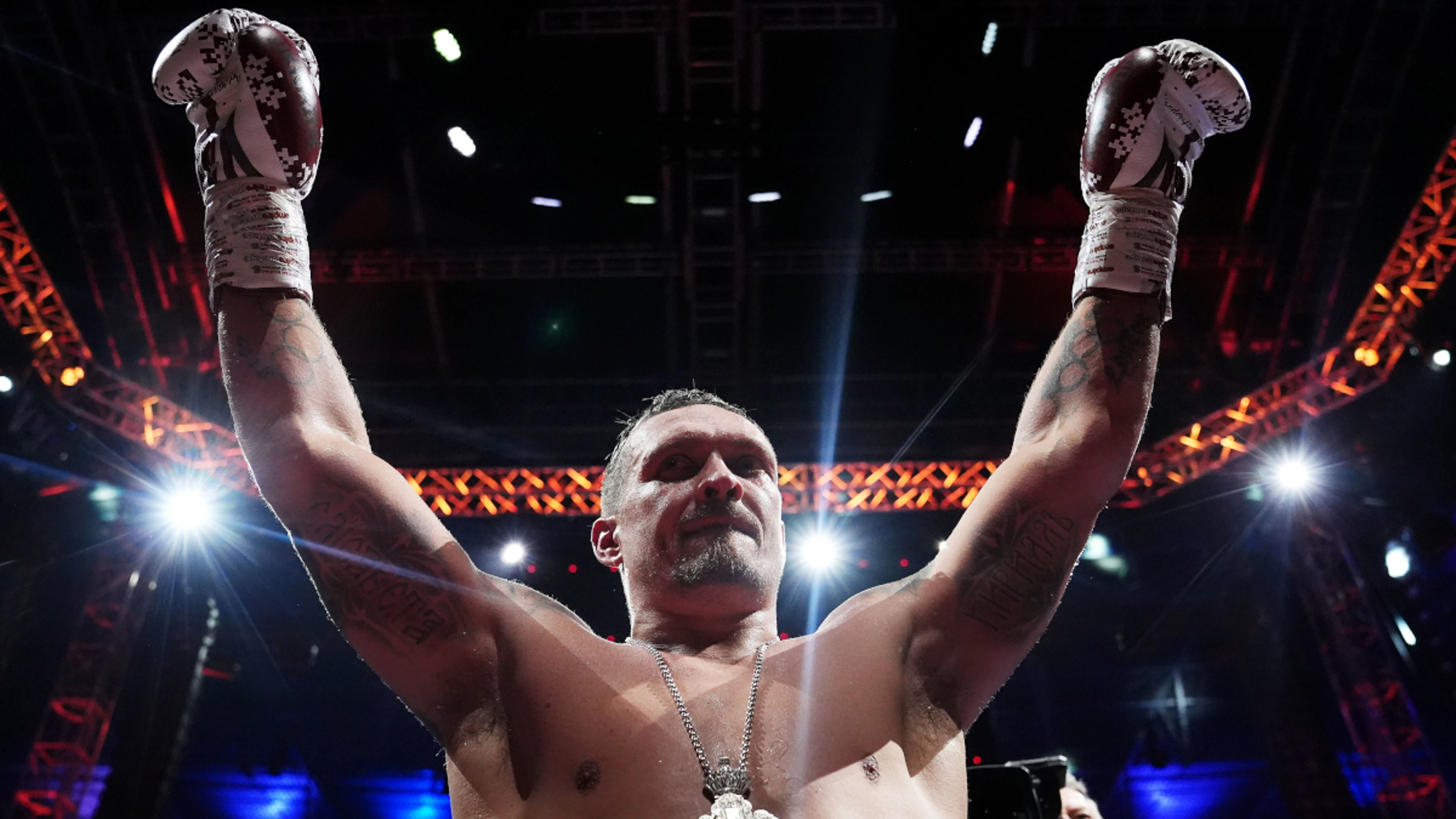 Usyk ordered to face Parker in heavyweight defence