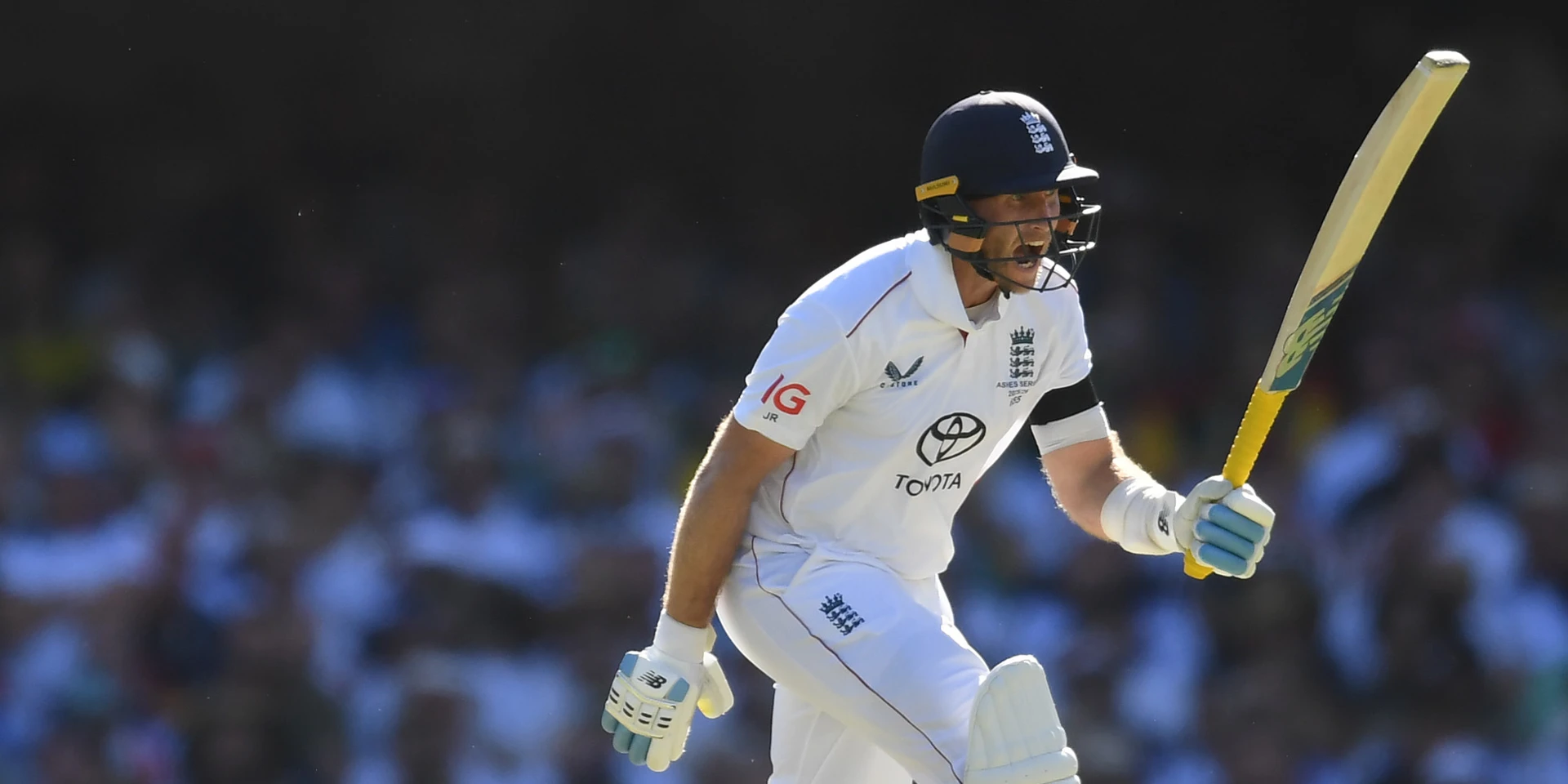 DAY 1: Root's superb first ton in Australia guides England to 325-9