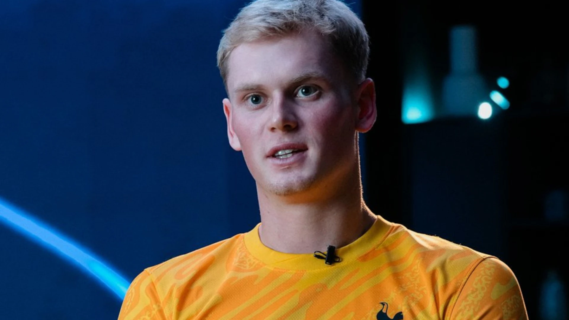 Tottenham sign Czech goalkeeper Kinsky