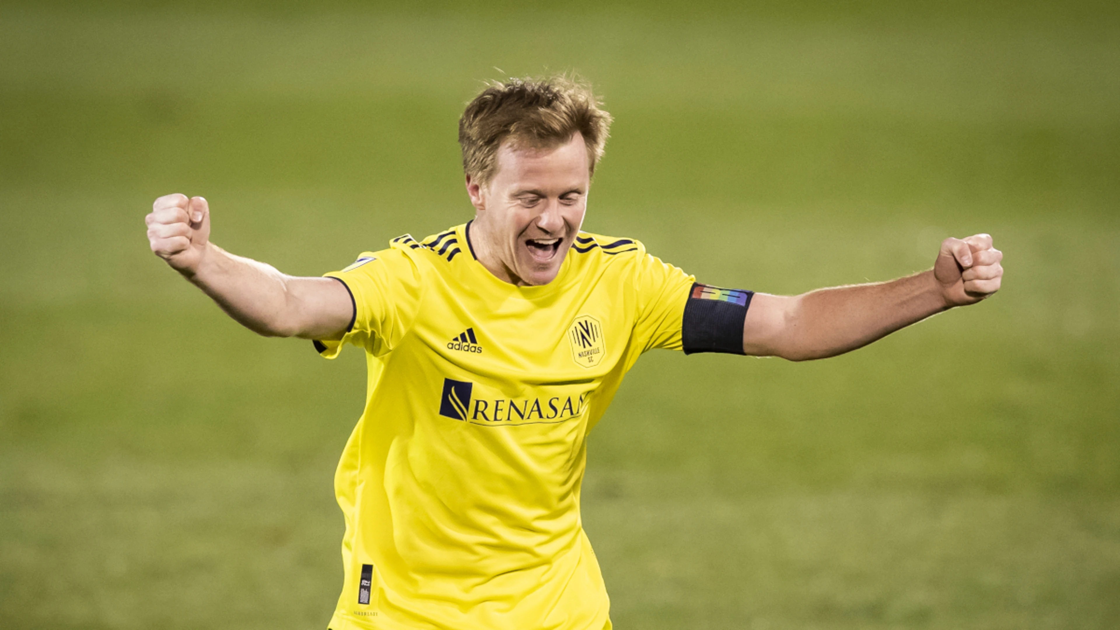 McCarty signs with Atlanta for a 19th MLS season