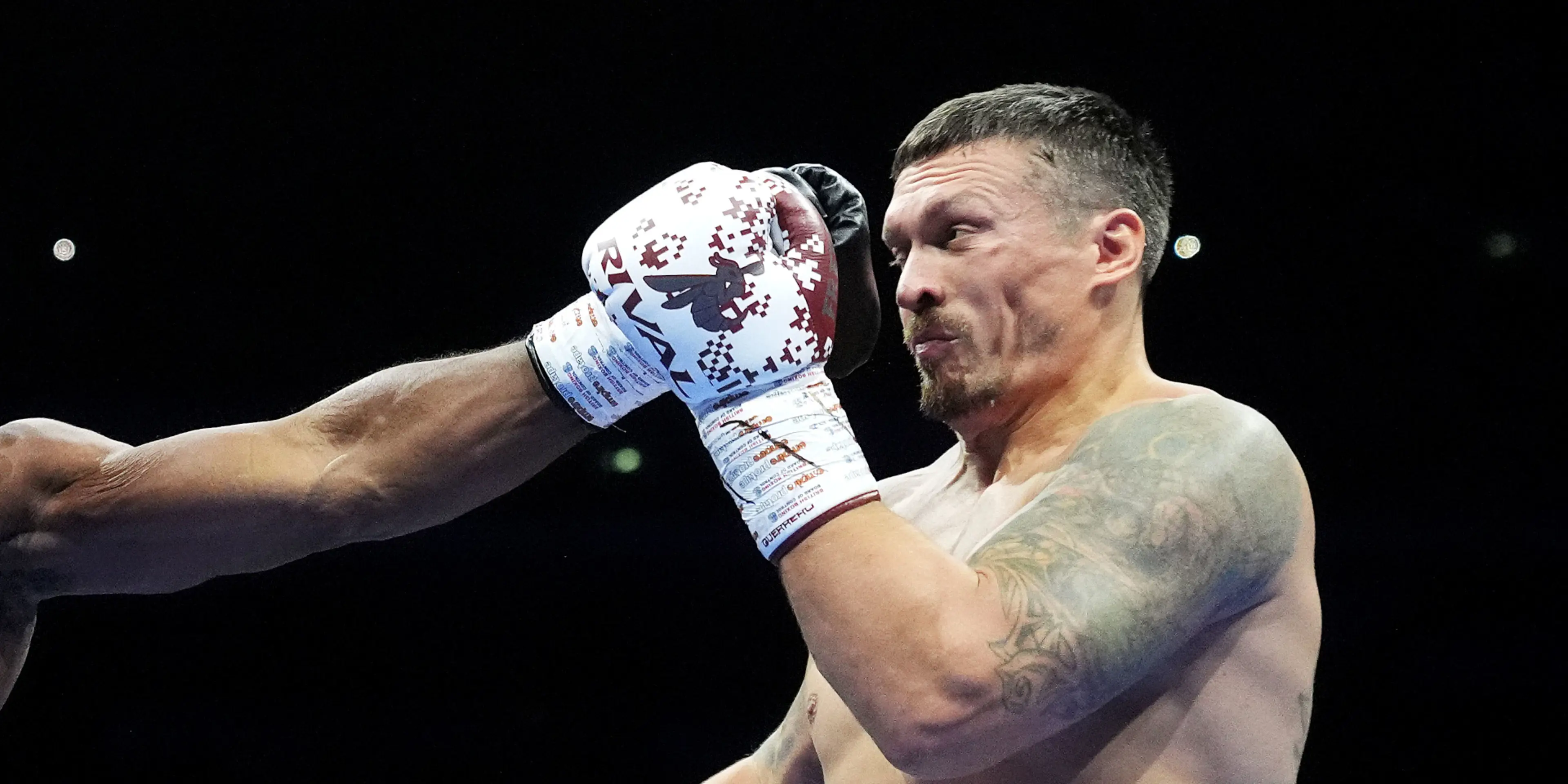 Usyk to put WBC title on line against kickboxer Verhoeven at pyramids of Egypt