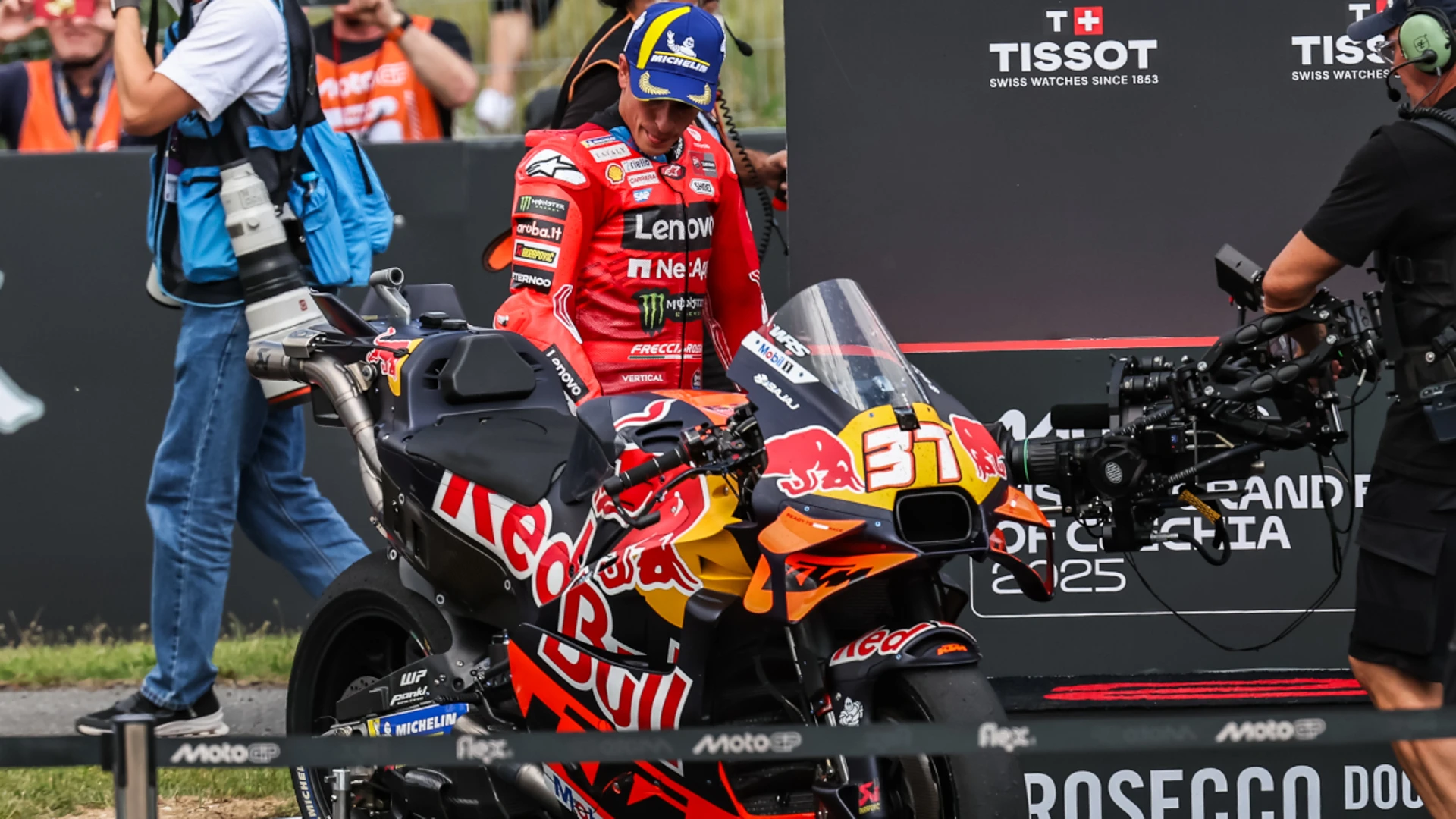 Marc Marquez cruises to Czech MotoGP win