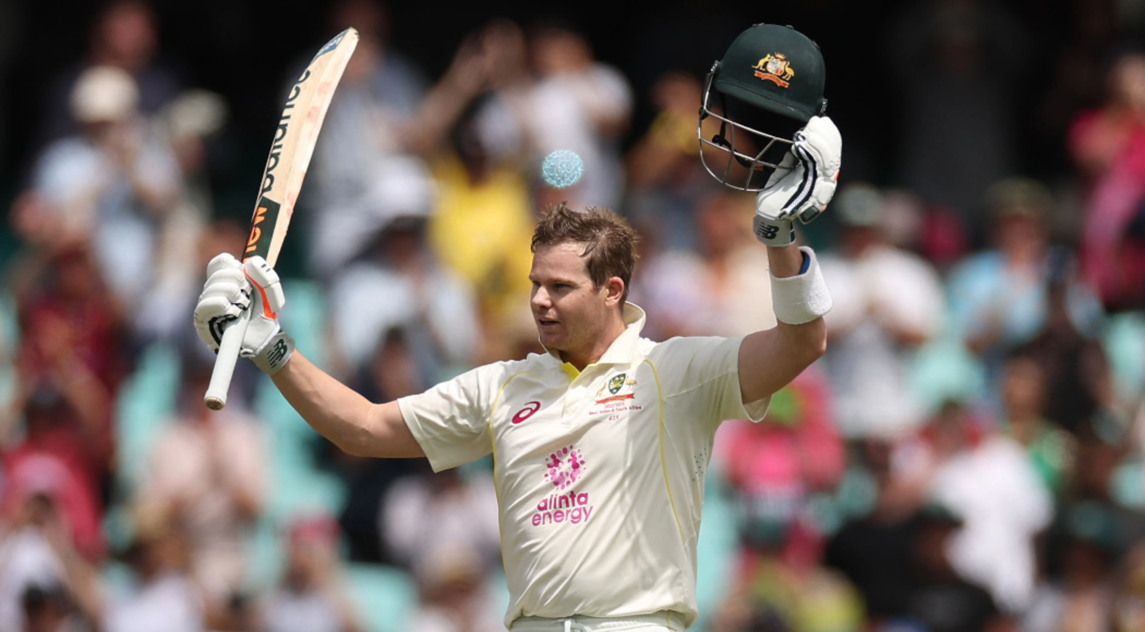 'I'm going nowhere', Smith dampens down retirement talk